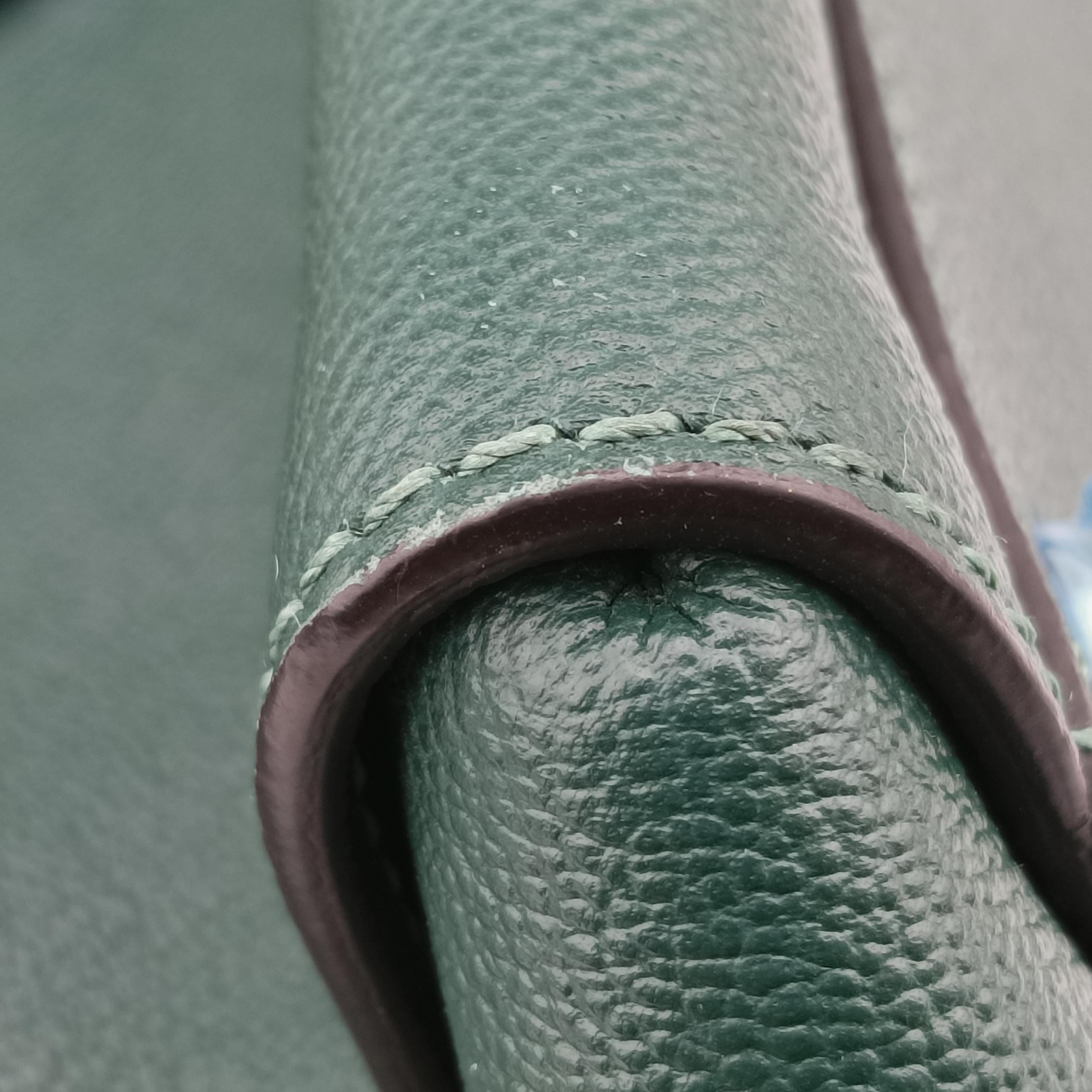 Pre-owned Burberry Buckle Green Leather  shoulderbag | stylenewstar