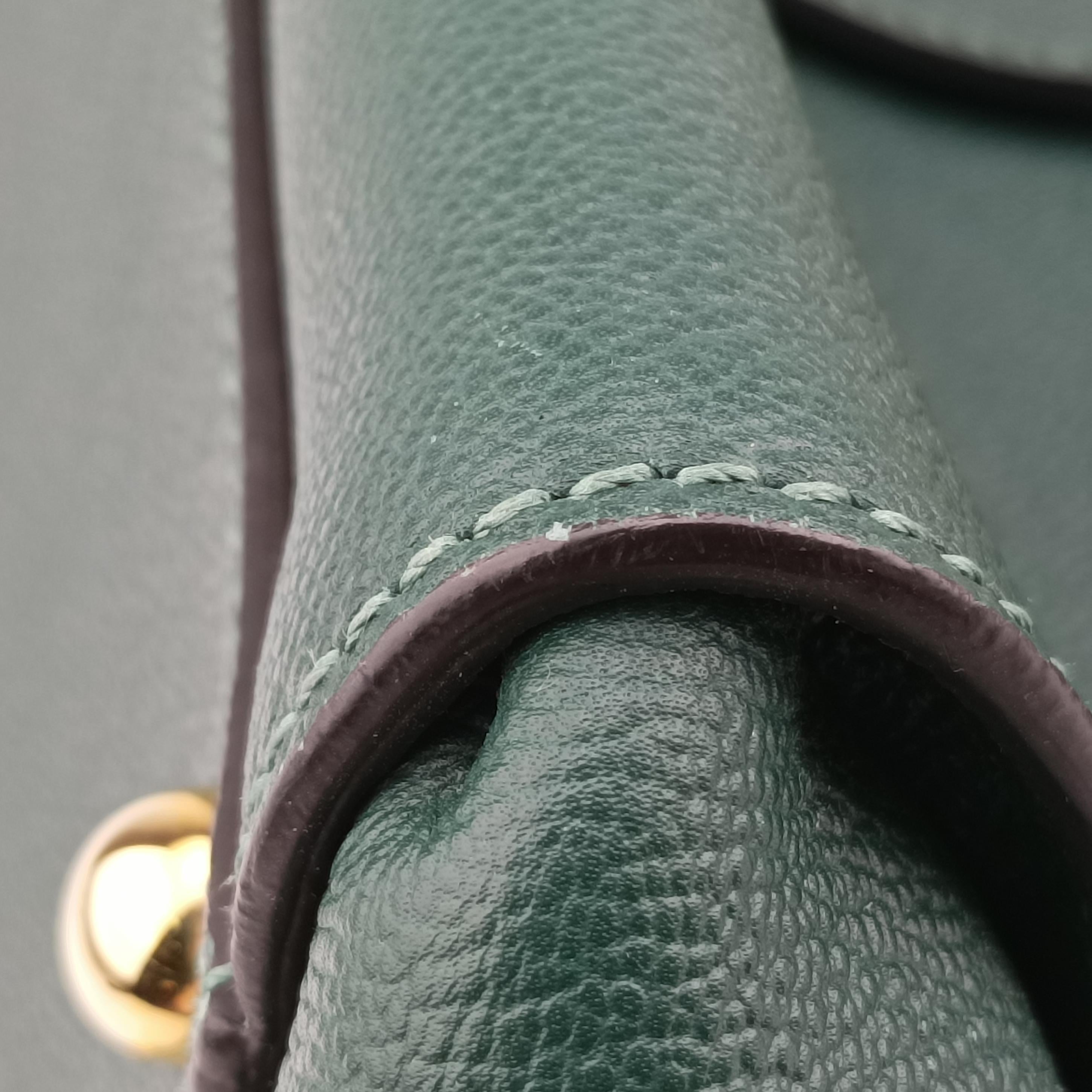 Pre-owned Burberry Buckle Green Leather  shoulderbag | stylenewstar