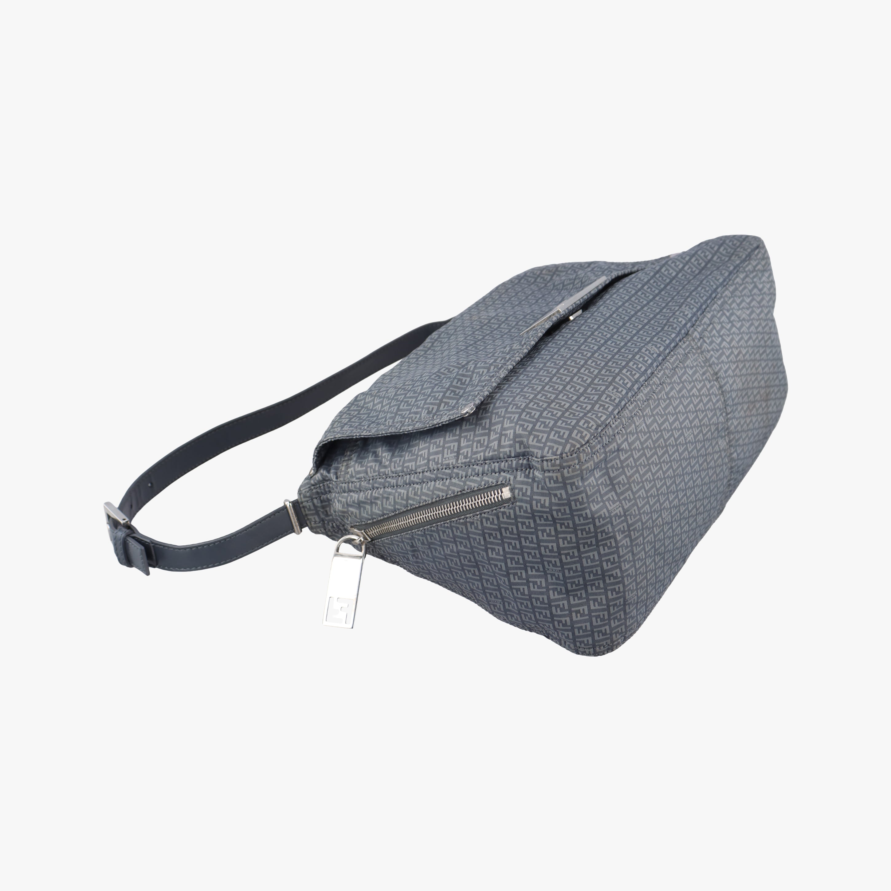 Vintage Fendi Baguette Zucchino Gray×Multicolour canvas 8BH626 shoulderbag | stylenewstar