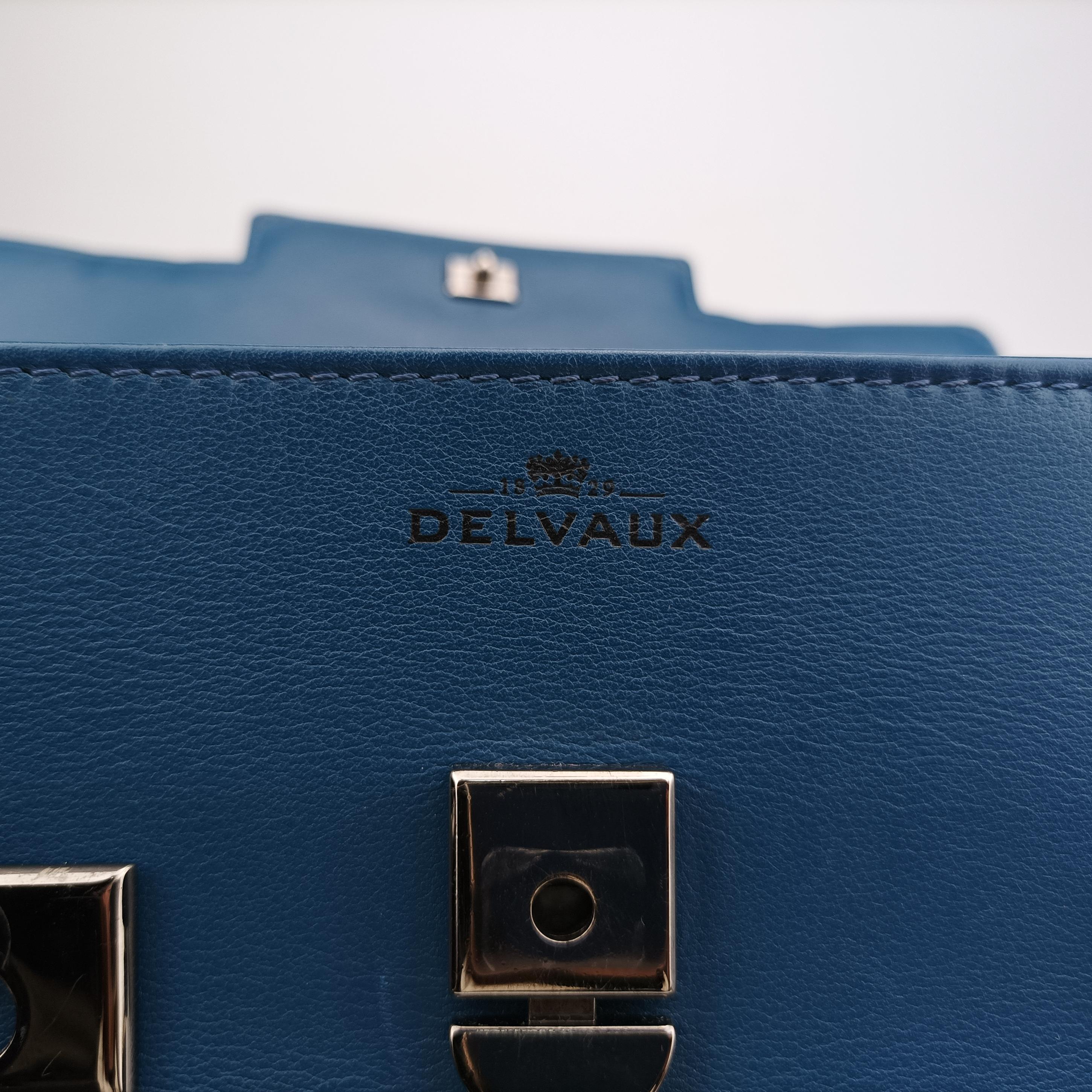 Secondhand Delvaux Tan pete Blue Leather  shoulderbag | stylenewstar