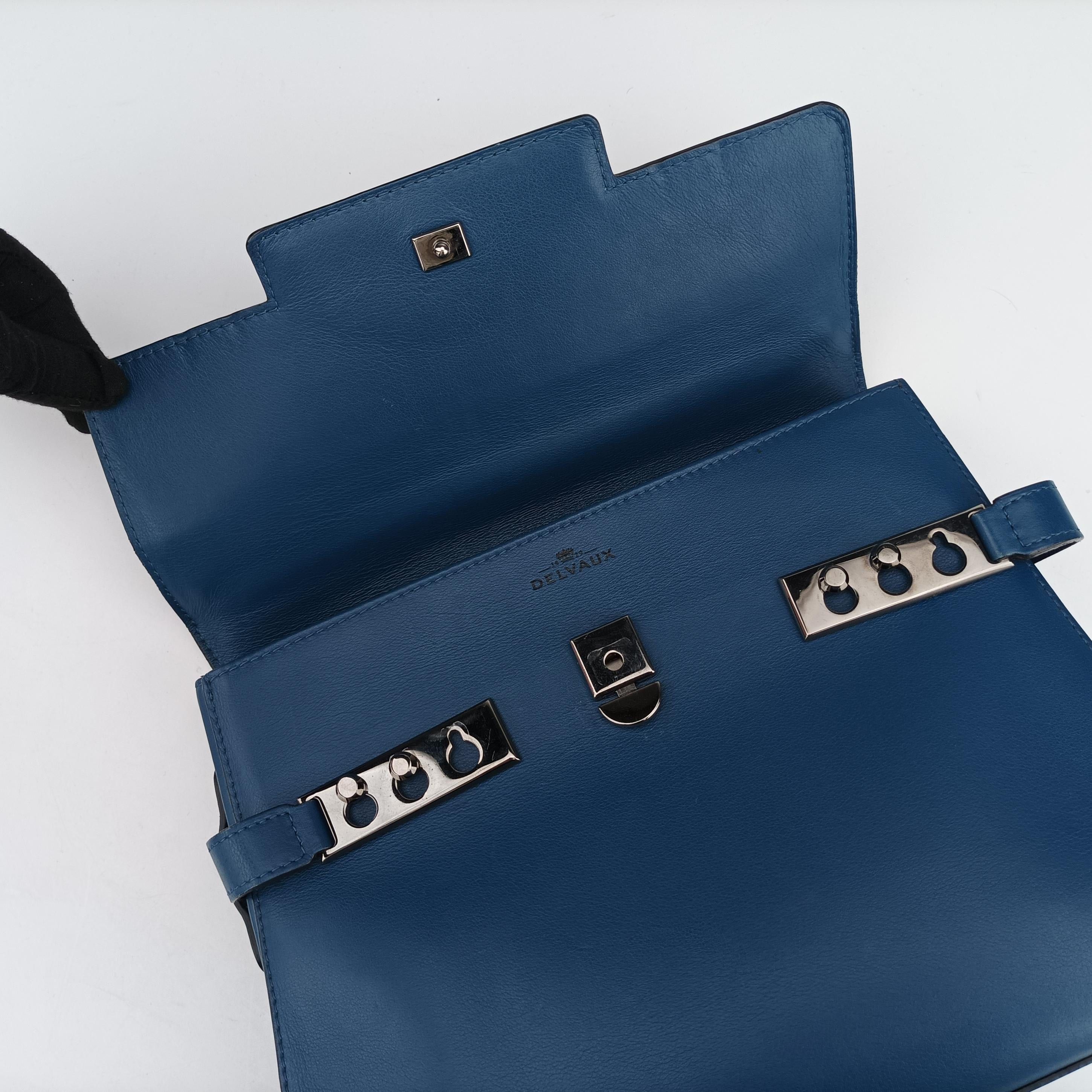 Secondhand Delvaux Tan pete Blue Leather  shoulderbag | stylenewstar