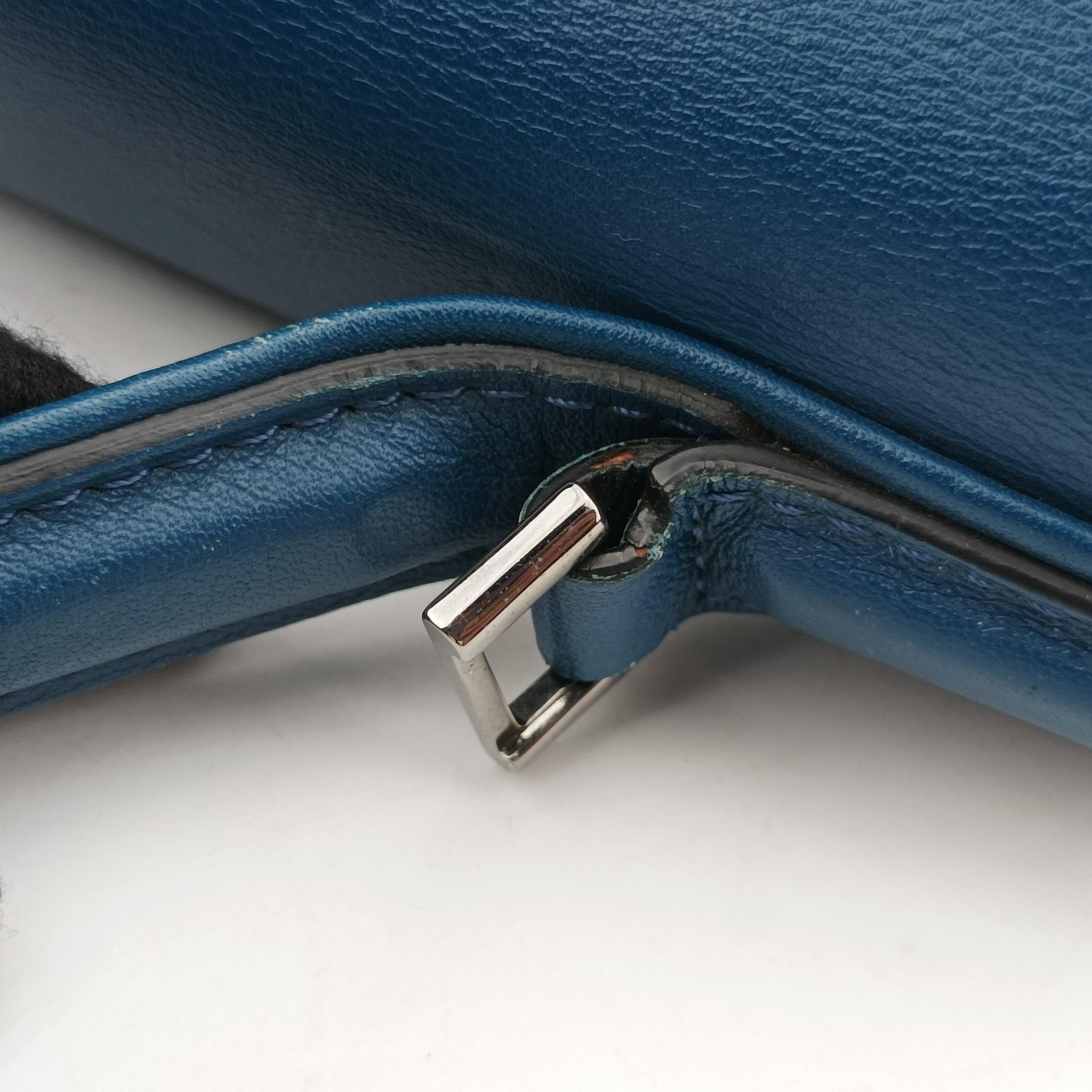 Secondhand Delvaux Tan pete Blue Leather  shoulderbag | stylenewstar
