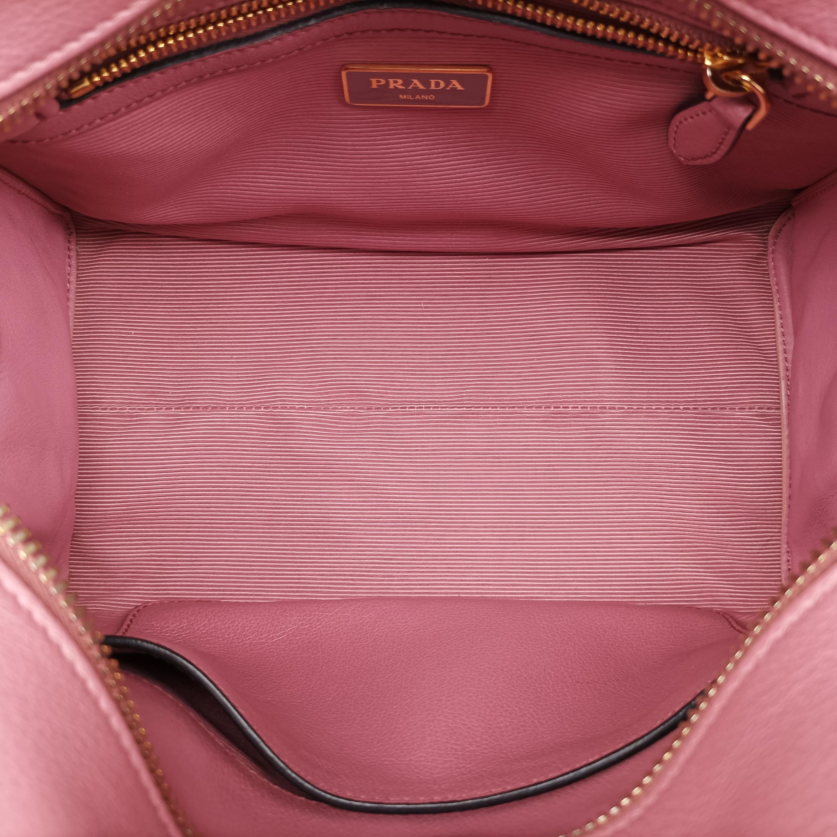 Secondhand Prada logo Pink leather 1BA164 shoulderbag | stylenewstar