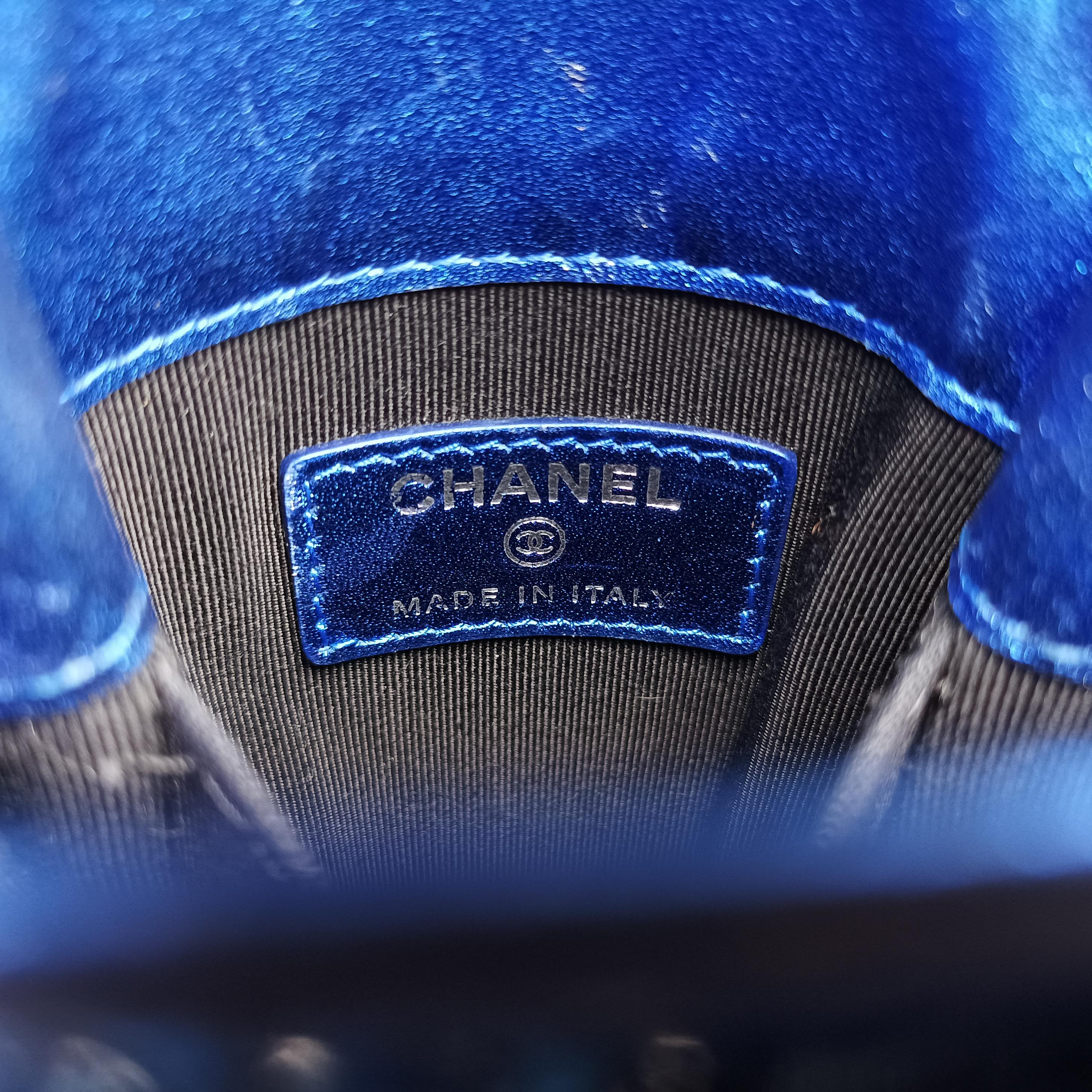 Pre-owned Chanel CC phone holder Blue Patent A92304 crossbodybag | stylenewstar