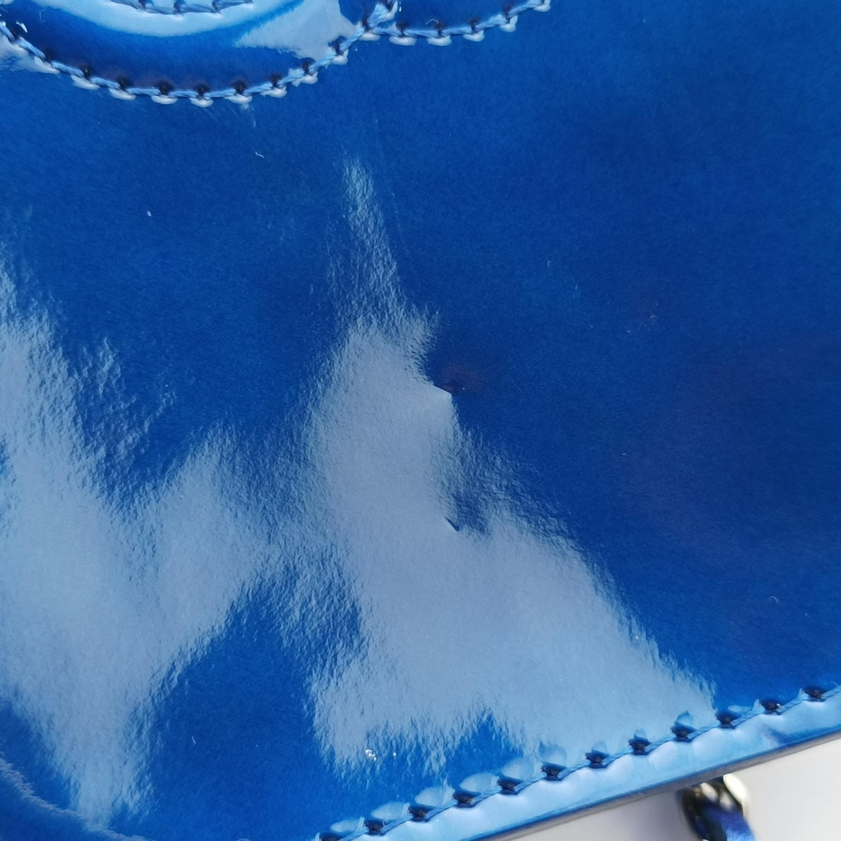 Pre-owned Chanel CC phone holder Blue Patent A92304 crossbodybag | stylenewstar