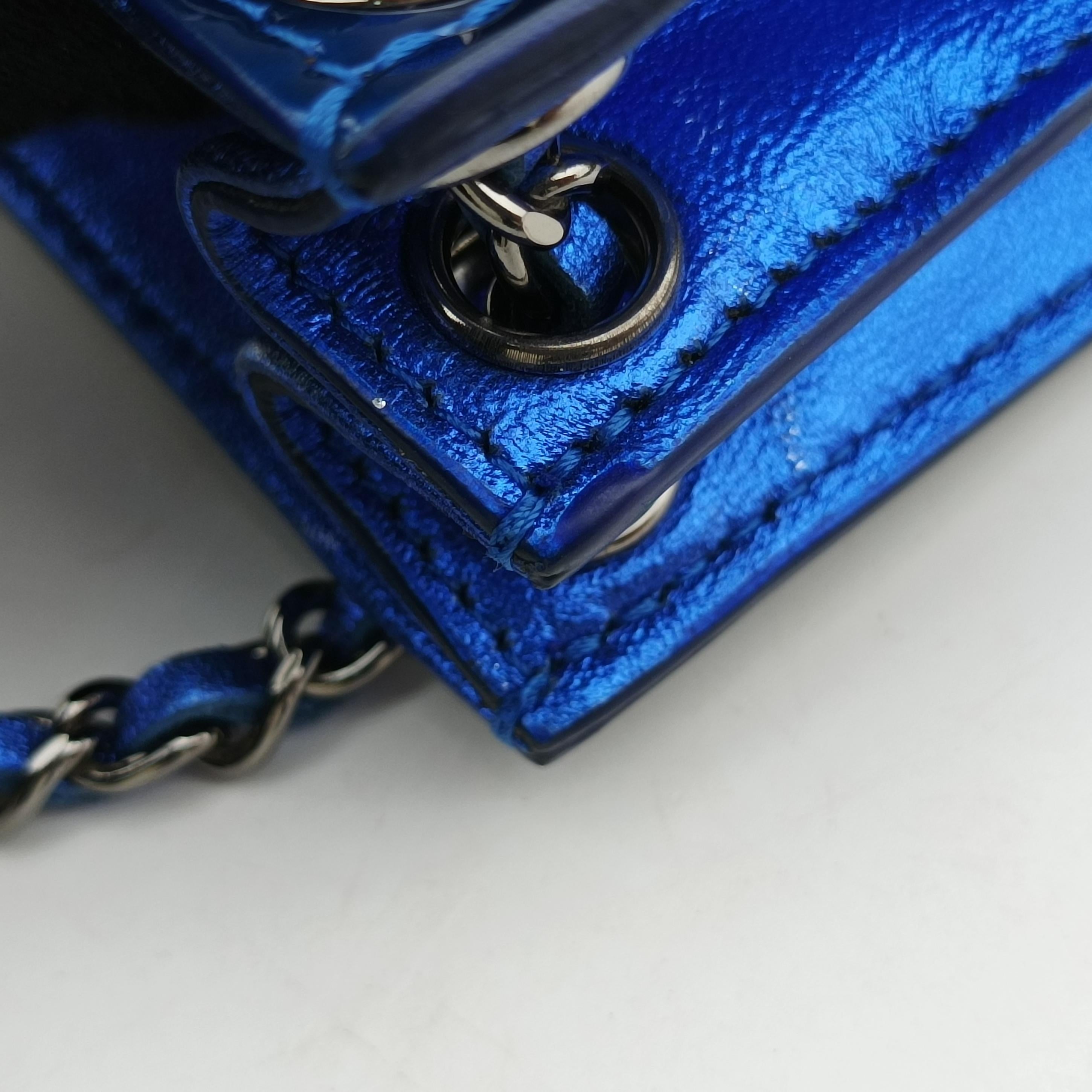 Pre-owned Chanel CC phone holder Blue Patent A92304 crossbodybag | stylenewstar