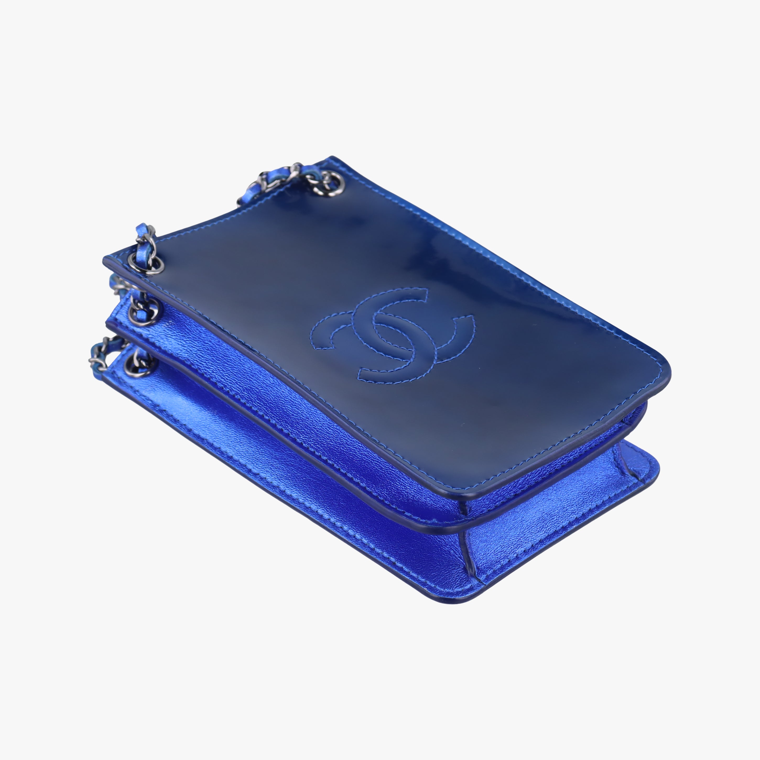 Pre-owned Chanel CC phone holder Blue Patent A92304 crossbodybag | stylenewstar