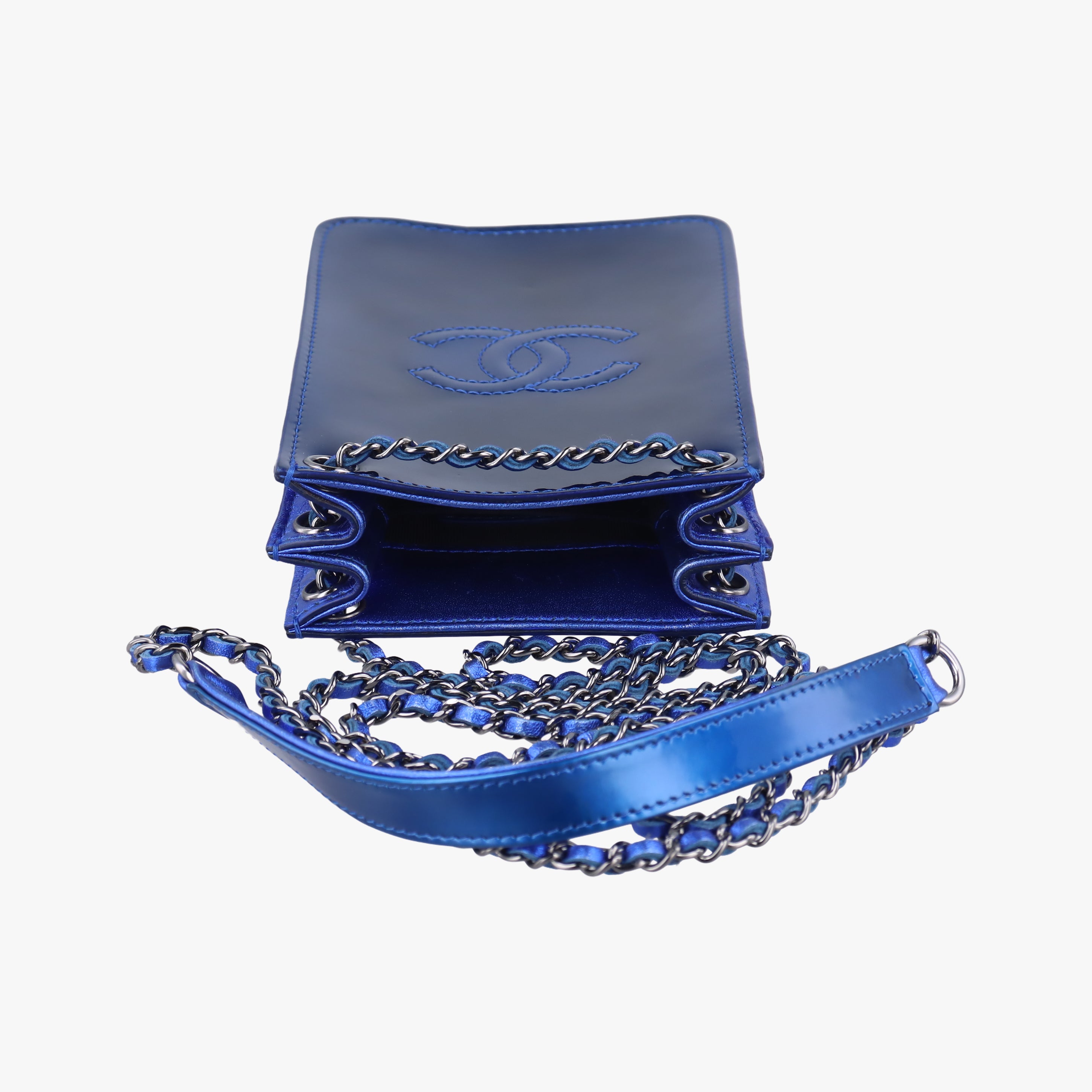 Pre-owned Chanel CC phone holder Blue Patent A92304 crossbodybag | stylenewstar