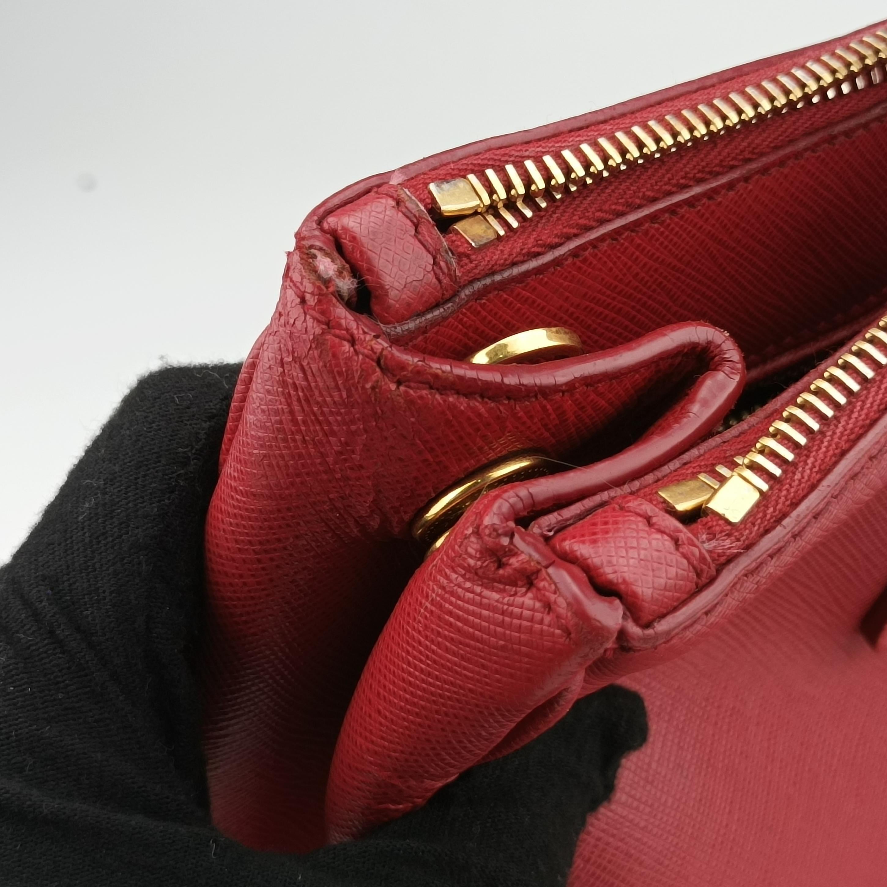 Secondhand Prada Galleria Red SAFFIANO Leather BN2274 shoulderbag | stylenewstar