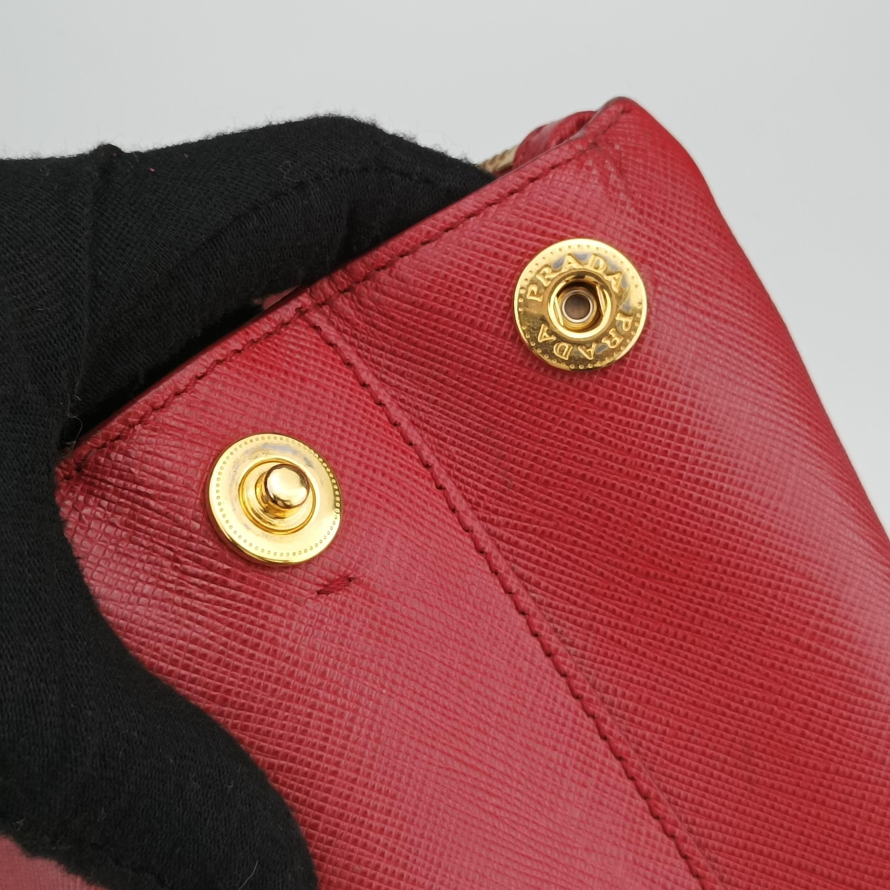 Secondhand Prada Galleria Red SAFFIANO Leather BN2274 shoulderbag | stylenewstar