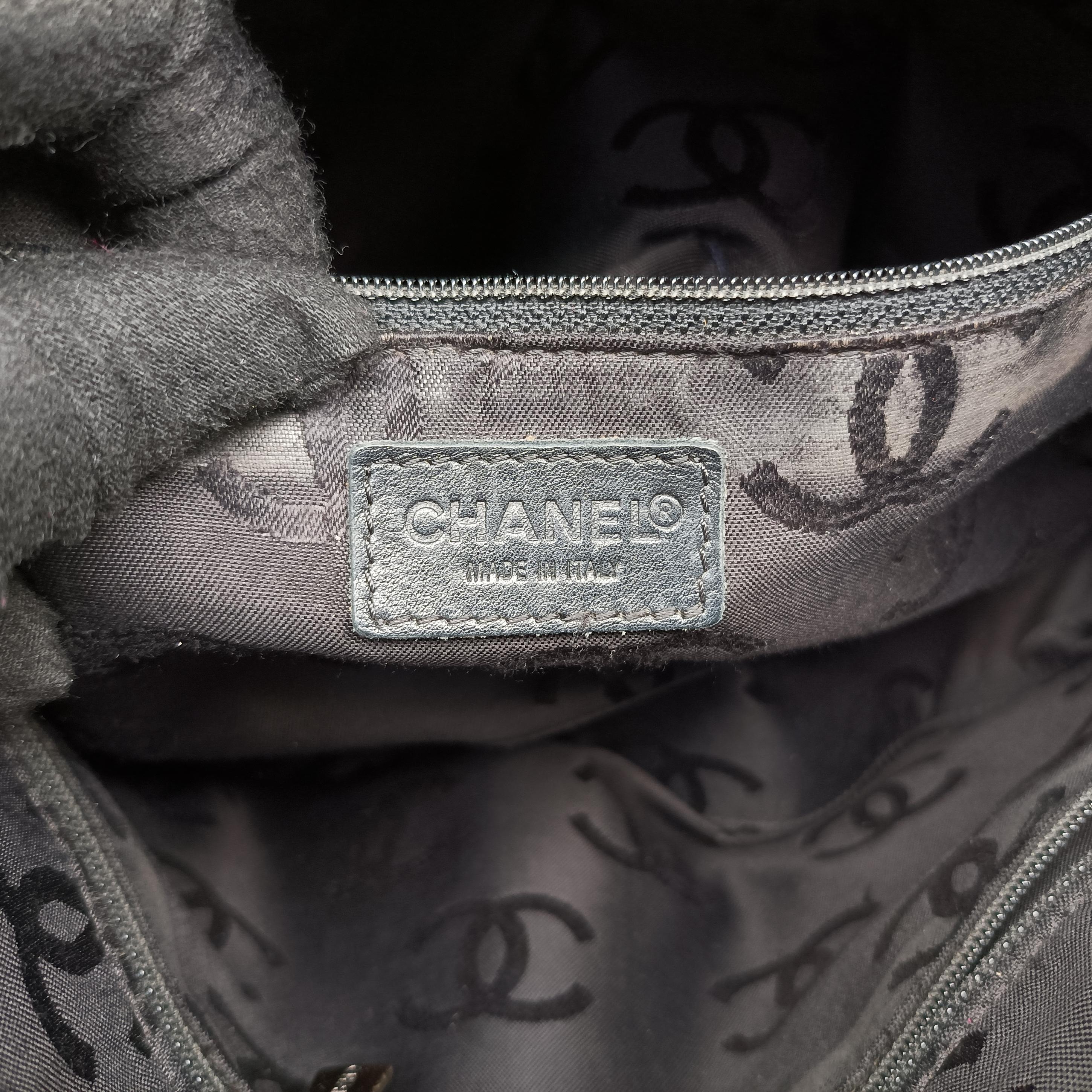 Pre-owned Chanel Wild Stitch Black Leather A16799 handbag | stylenewstar