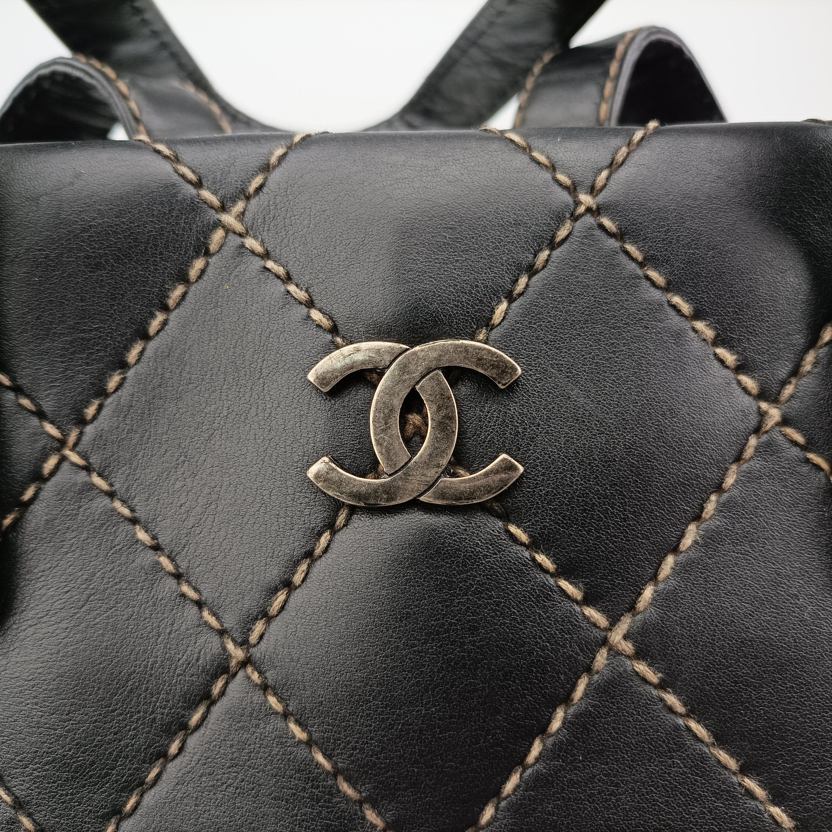 Pre-owned Chanel Wild Stitch Black Leather A16799 handbag | stylenewstar