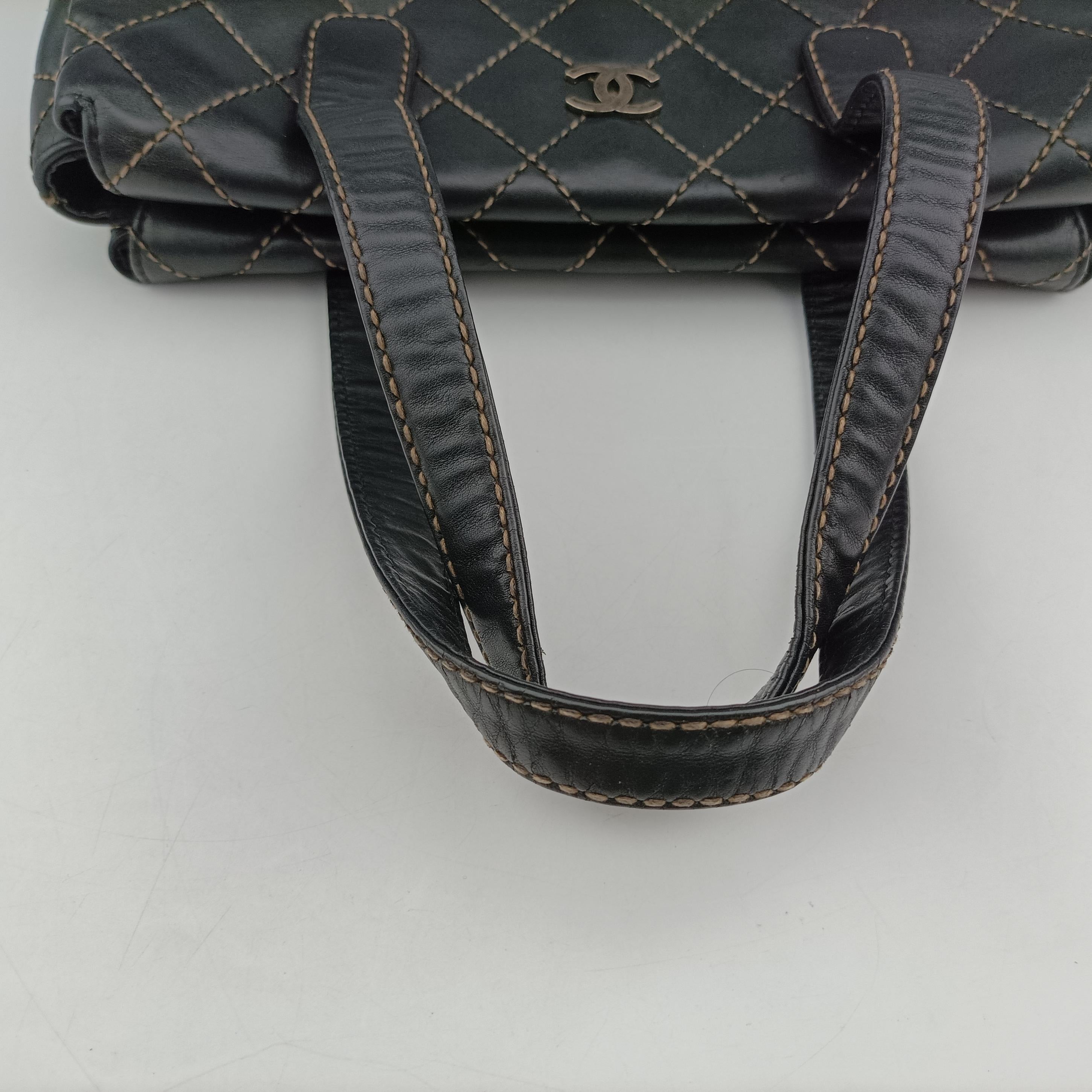 Pre-owned Chanel Wild Stitch Black Leather A16799 handbag | stylenewstar