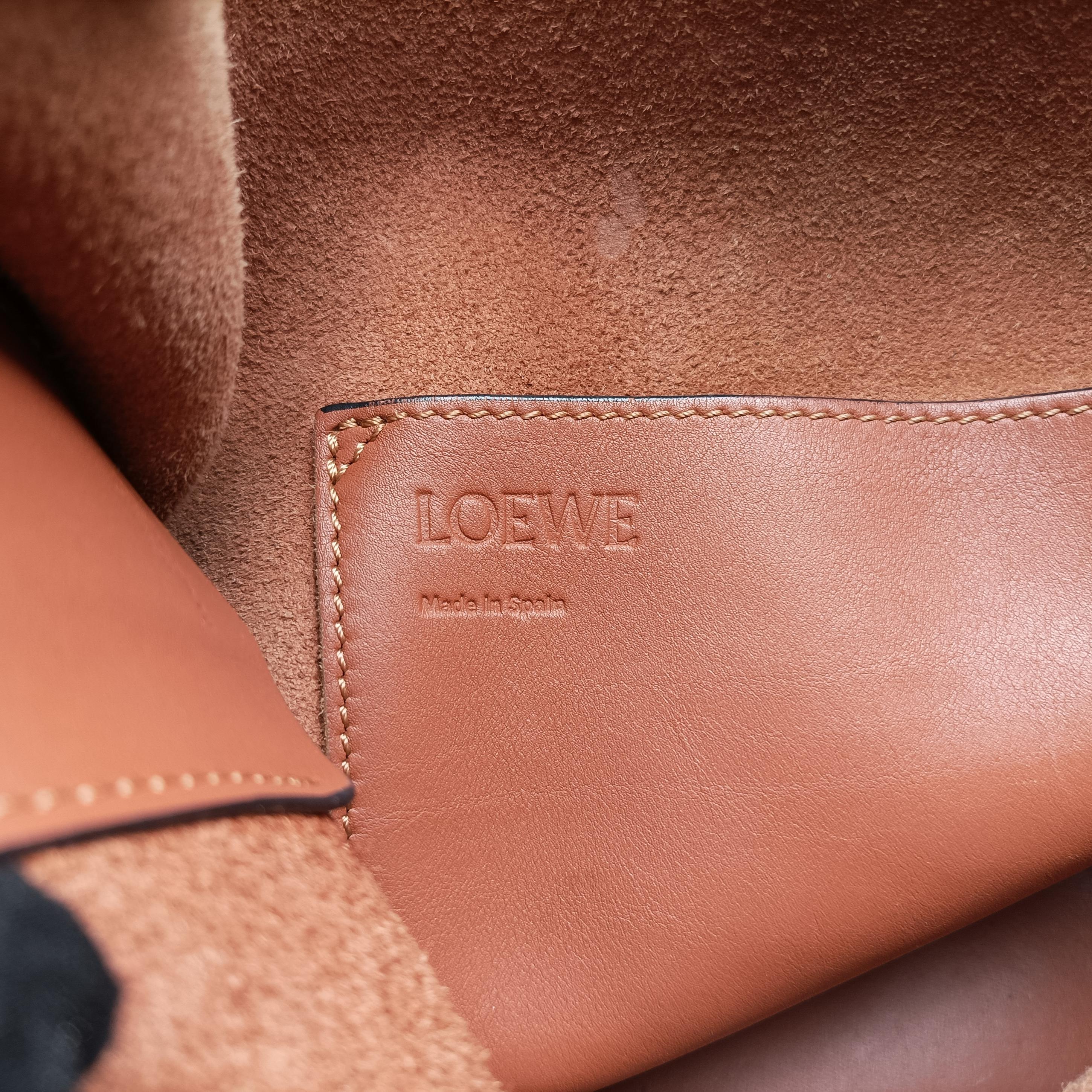 Pre-owned Loewe balloon Brown leather  shoulderbag | stylenewstar