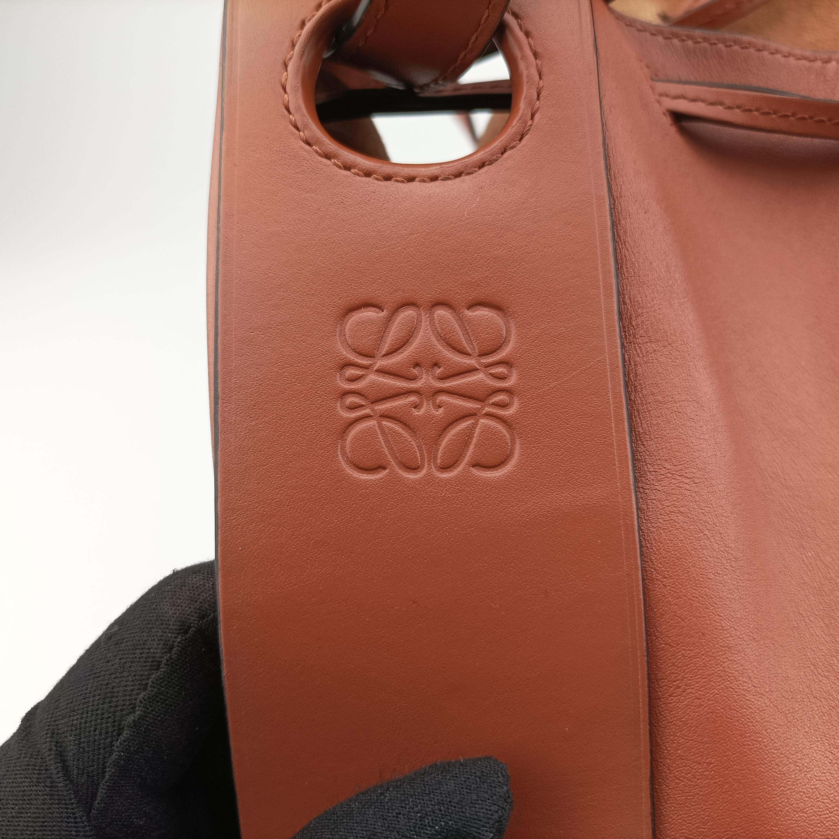 Pre-owned Loewe balloon Brown leather  shoulderbag | stylenewstar