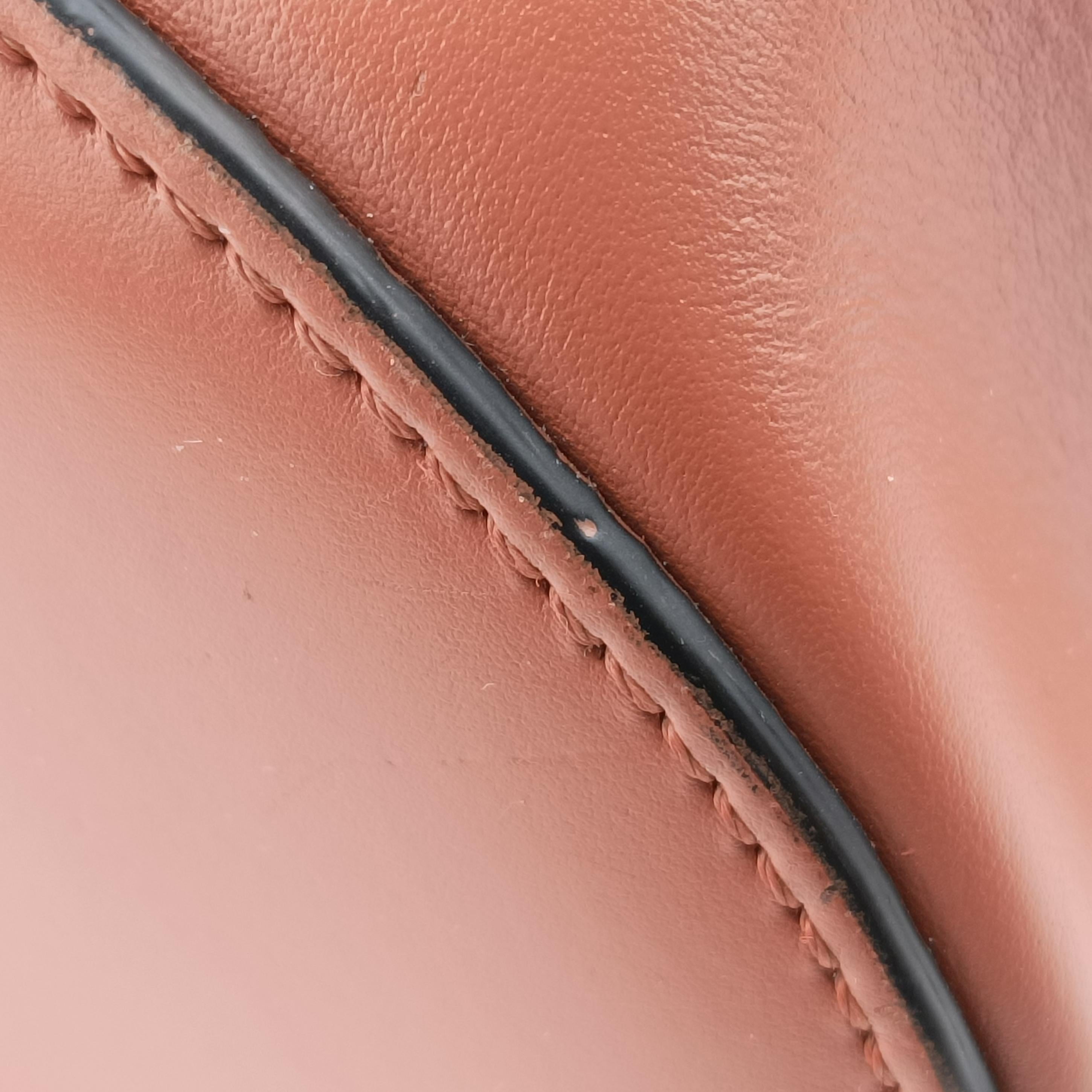 Pre-owned Loewe balloon Brown leather  shoulderbag | stylenewstar