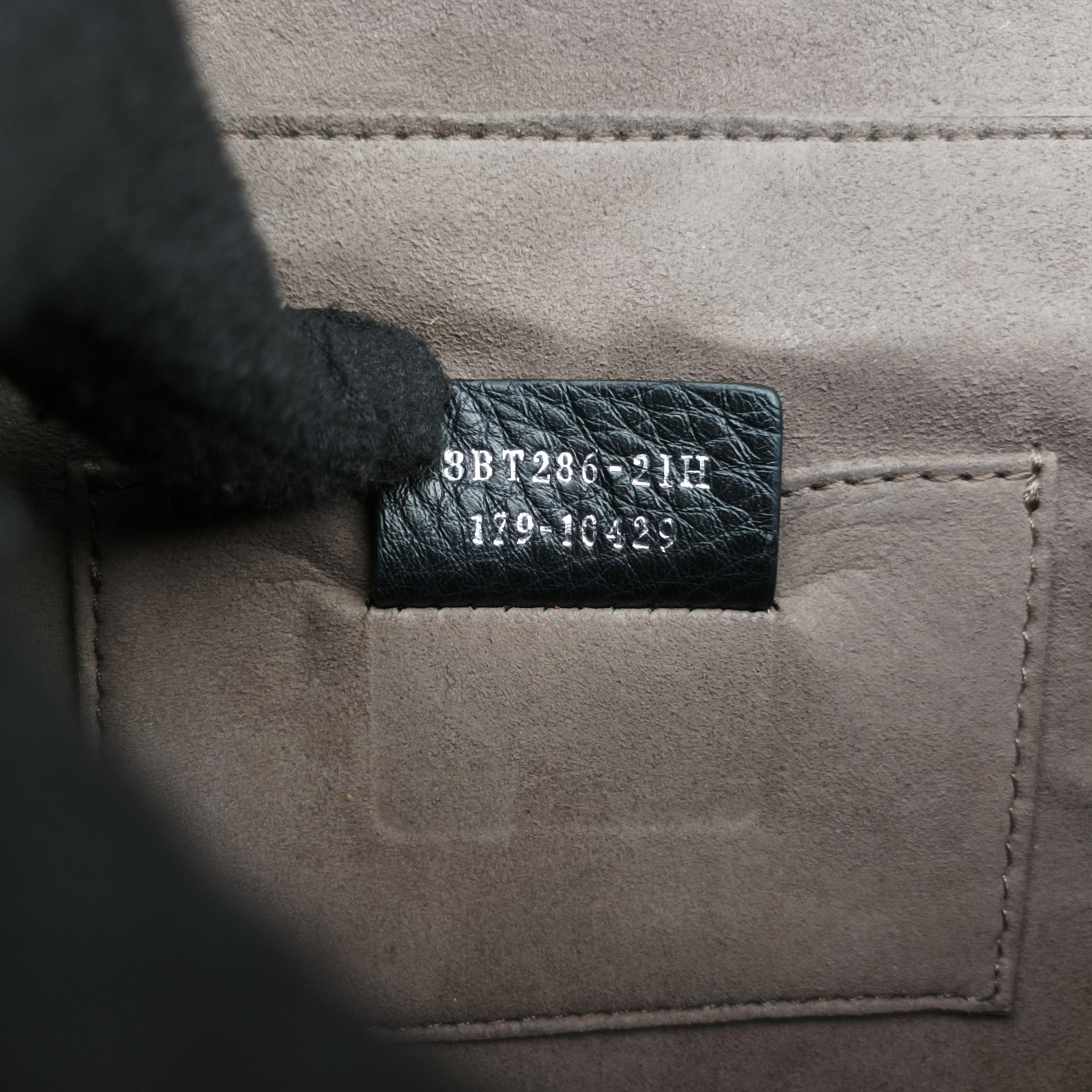 Secondhand Fendi KAN I F Black Leather 8BT286 shoulderbag | stylenewstar