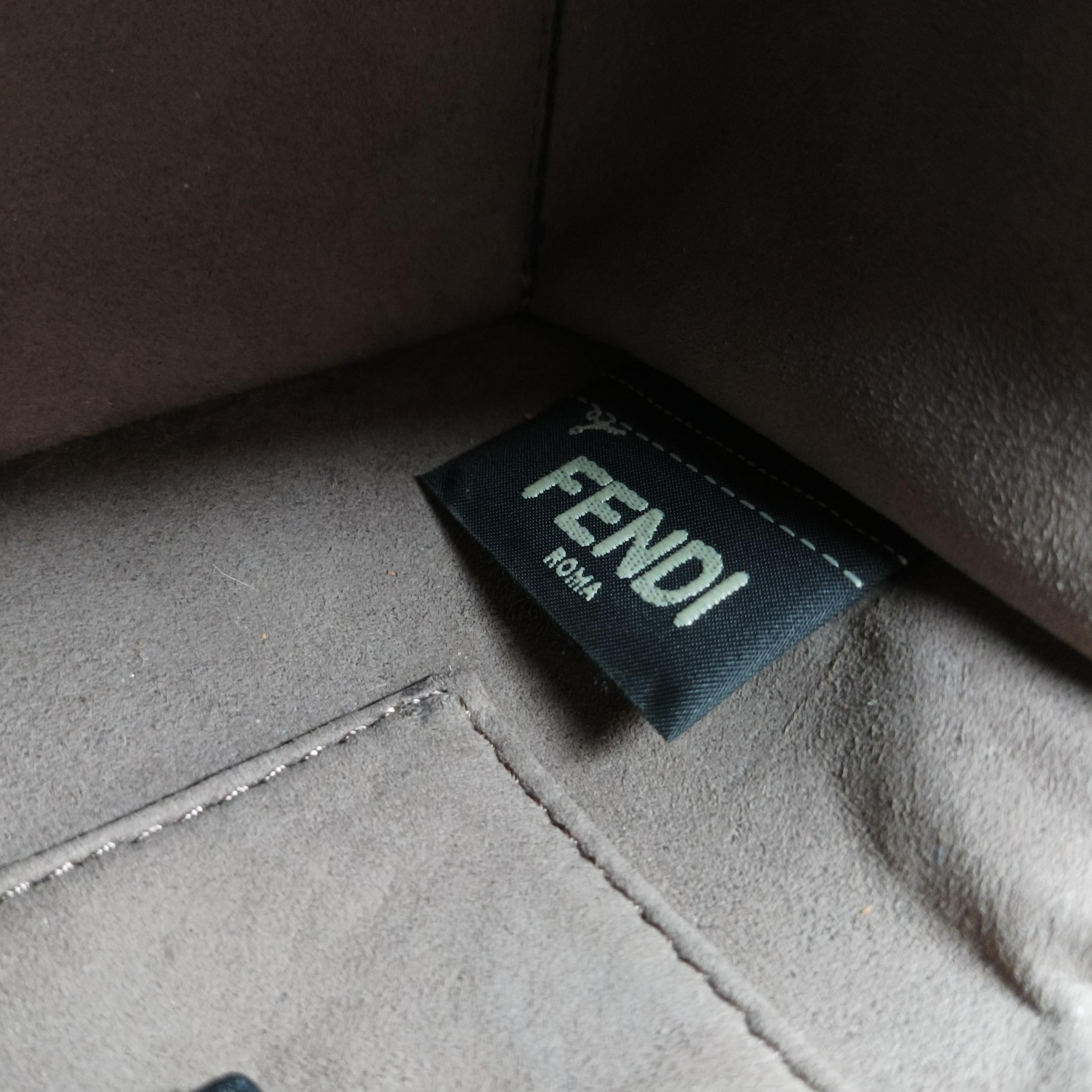 Secondhand Fendi KAN I F Black Leather 8BT286 shoulderbag | stylenewstar