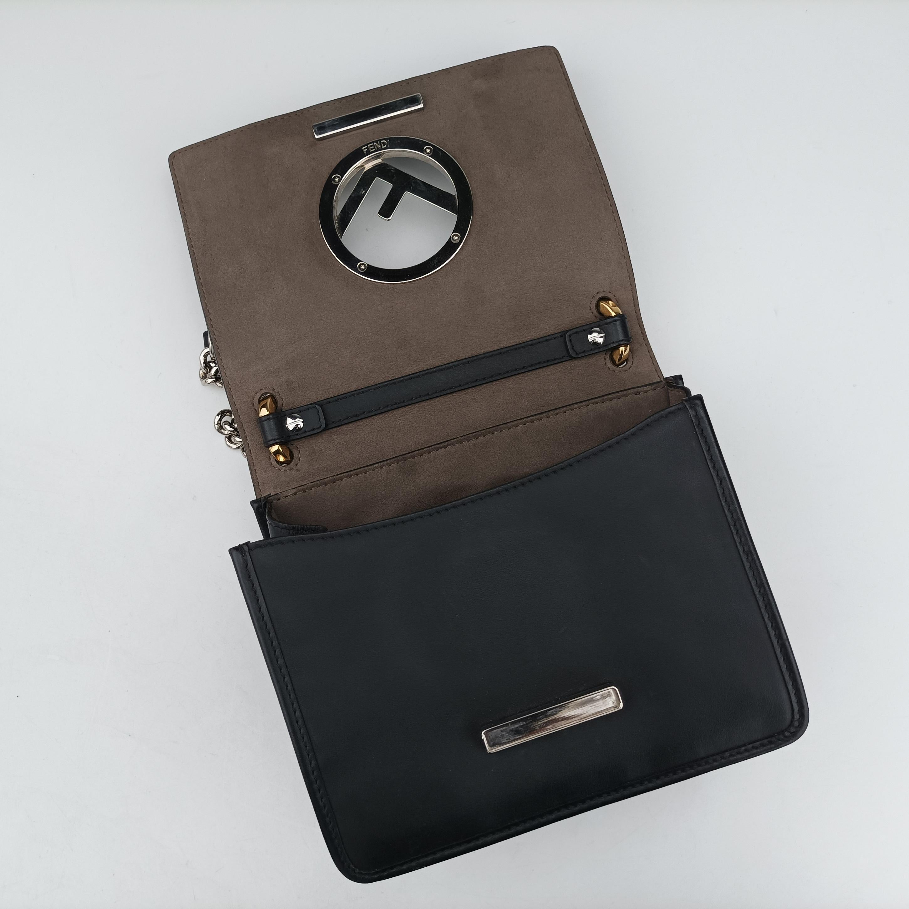 Secondhand Fendi KAN I F Black Leather 8BT286 shoulderbag | stylenewstar