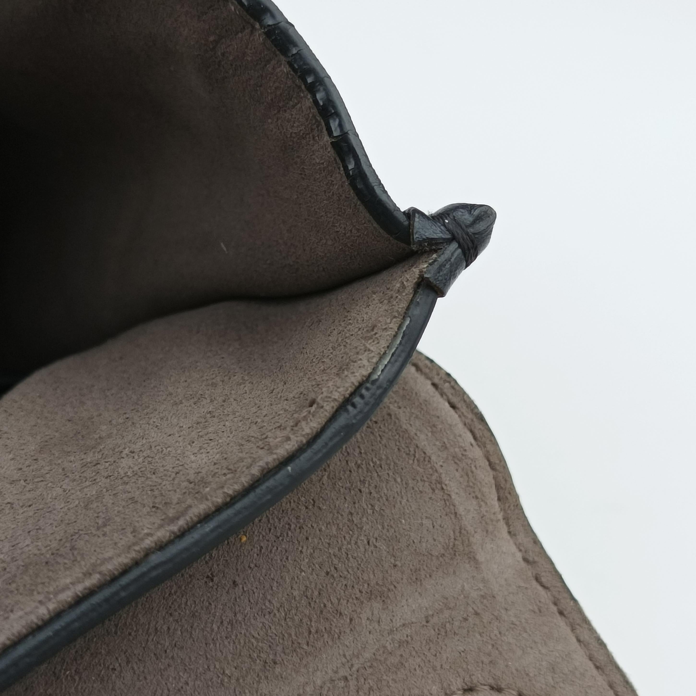 Secondhand Fendi KAN I F Black Leather 8BT286 shoulderbag | stylenewstar