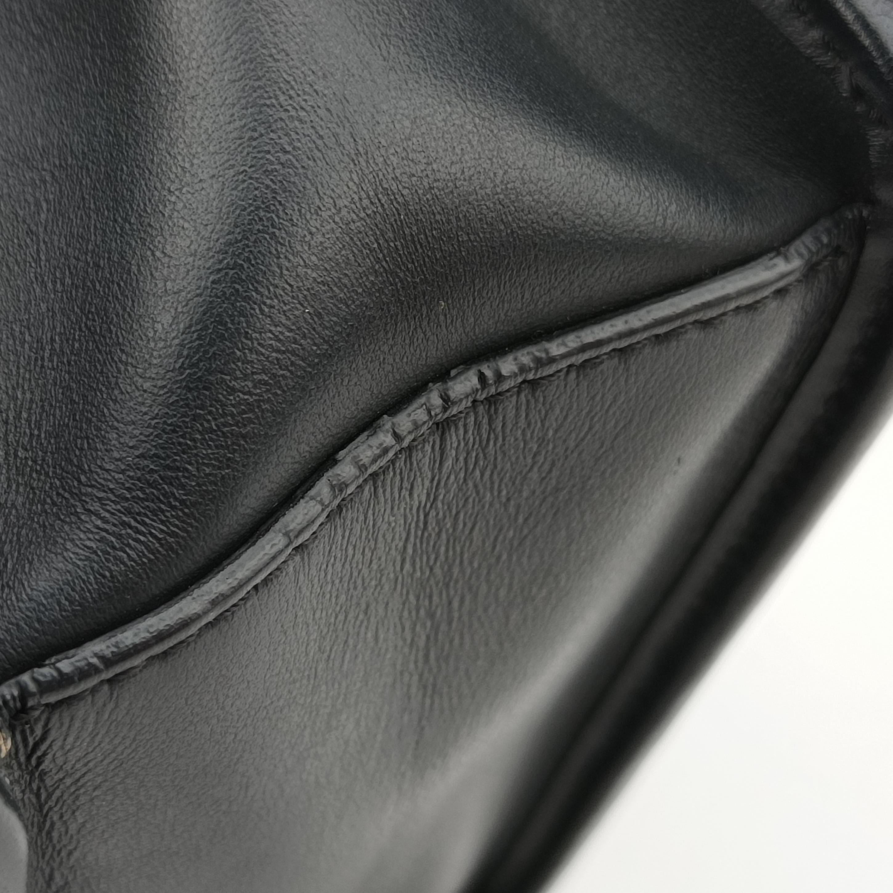 Secondhand Fendi KAN I F Black Leather 8BT286 shoulderbag | stylenewstar