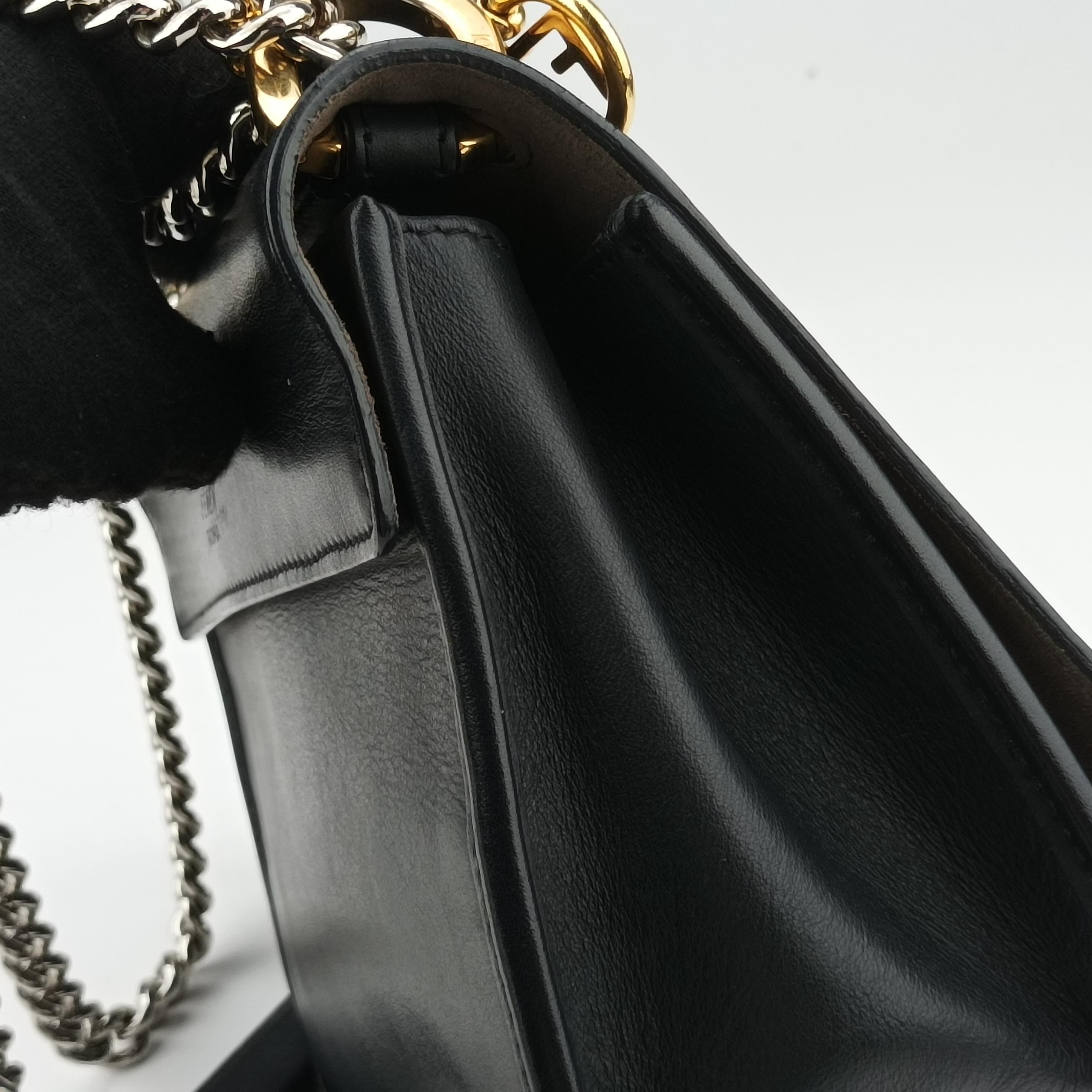 Secondhand Fendi KAN I F Black Leather 8BT286 shoulderbag | stylenewstar