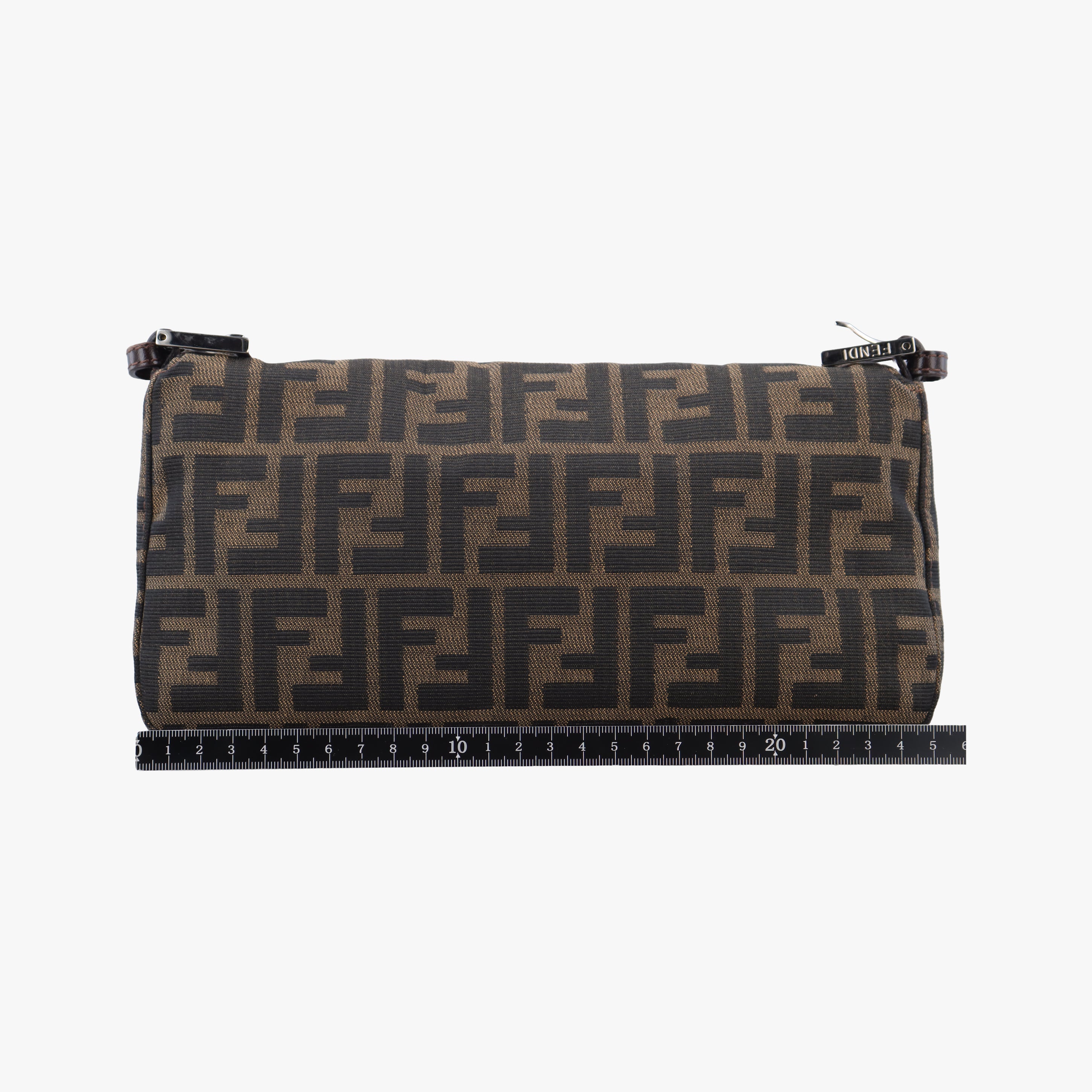 Pre-owned Fendi Baguette Brown fabric 26424 shoulderbag | stylenewstar