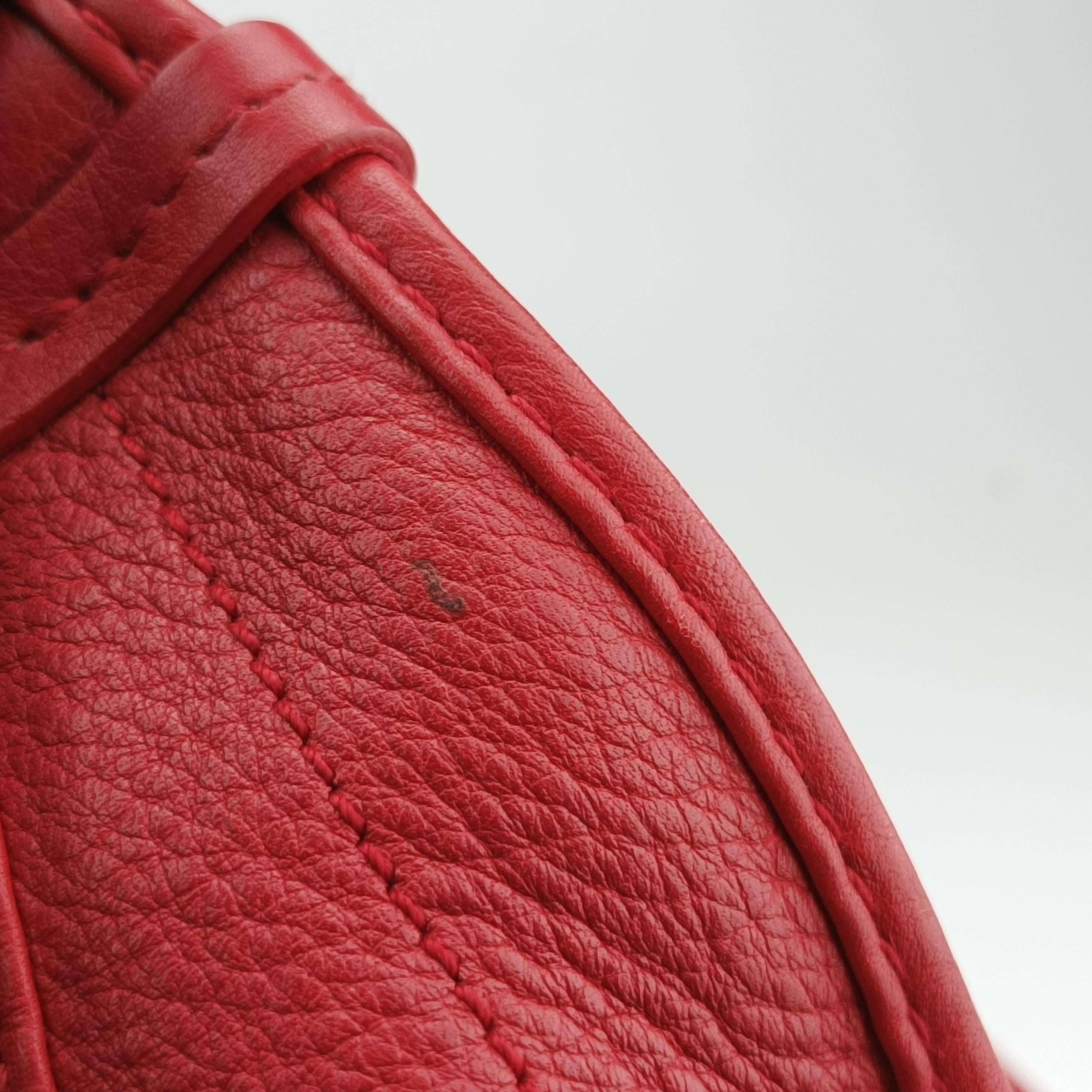 Pre-owned Christian Dior Bejeweled Hobo Red leather  handbag | stylenewstar