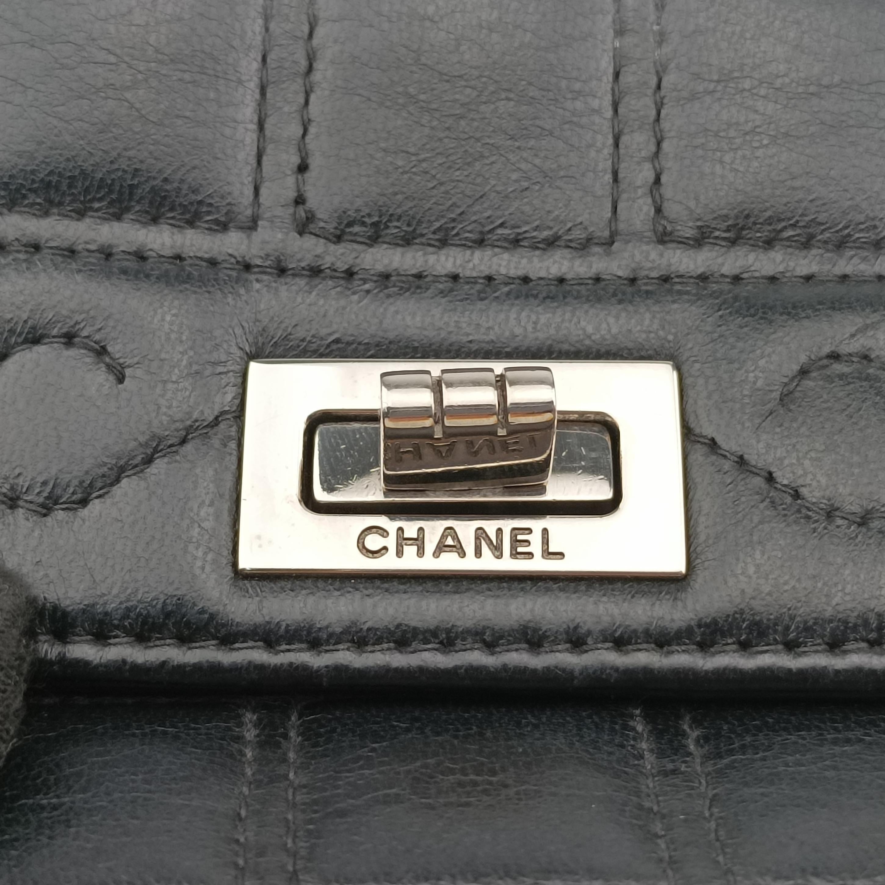 Pre-owned Chanel 2.55 Chocolate Bar Chain Black lambskin A16367 shoulderbag | stylenewstar