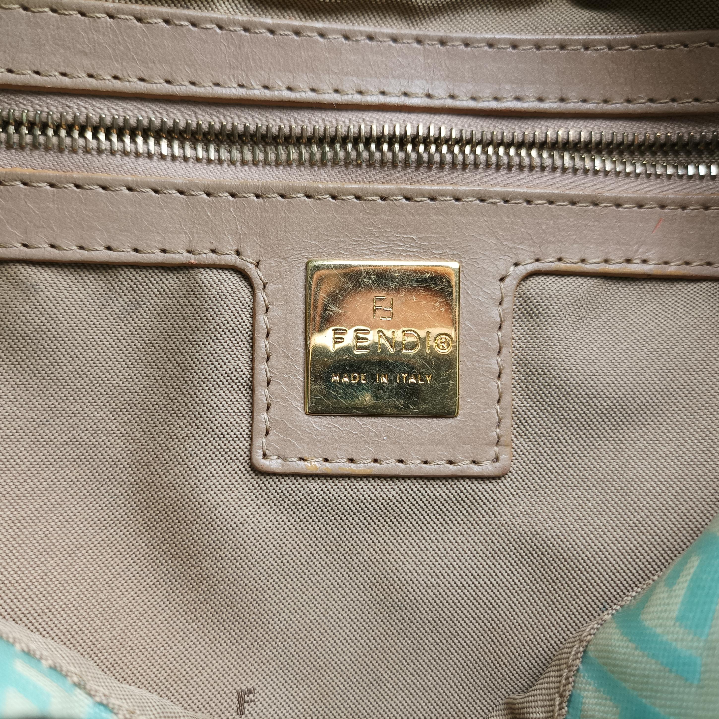 Secondhand Fendi Mamma Baguette Green Patent  handbag | stylenewstar