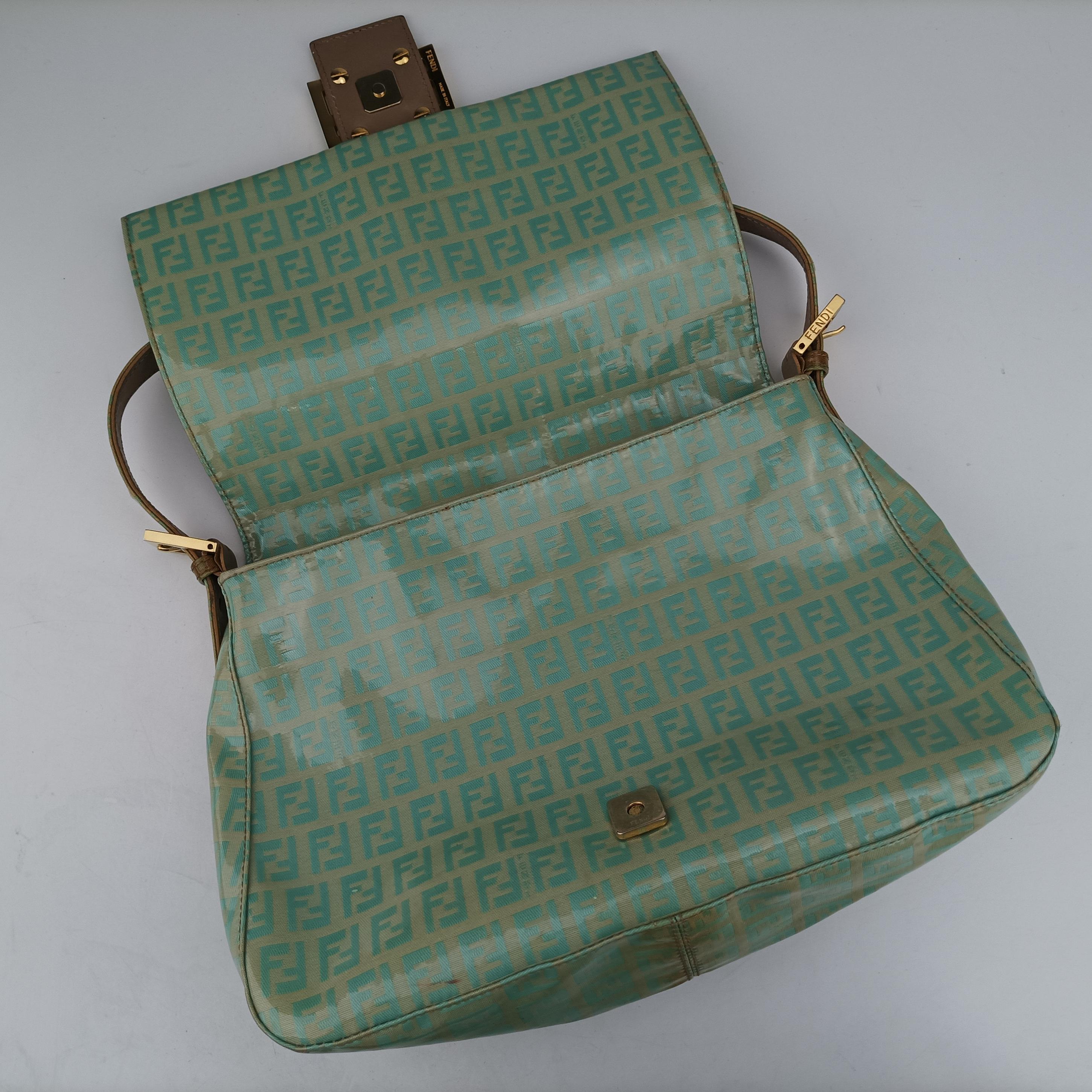 Secondhand Fendi Mamma Baguette Green Patent  handbag | stylenewstar