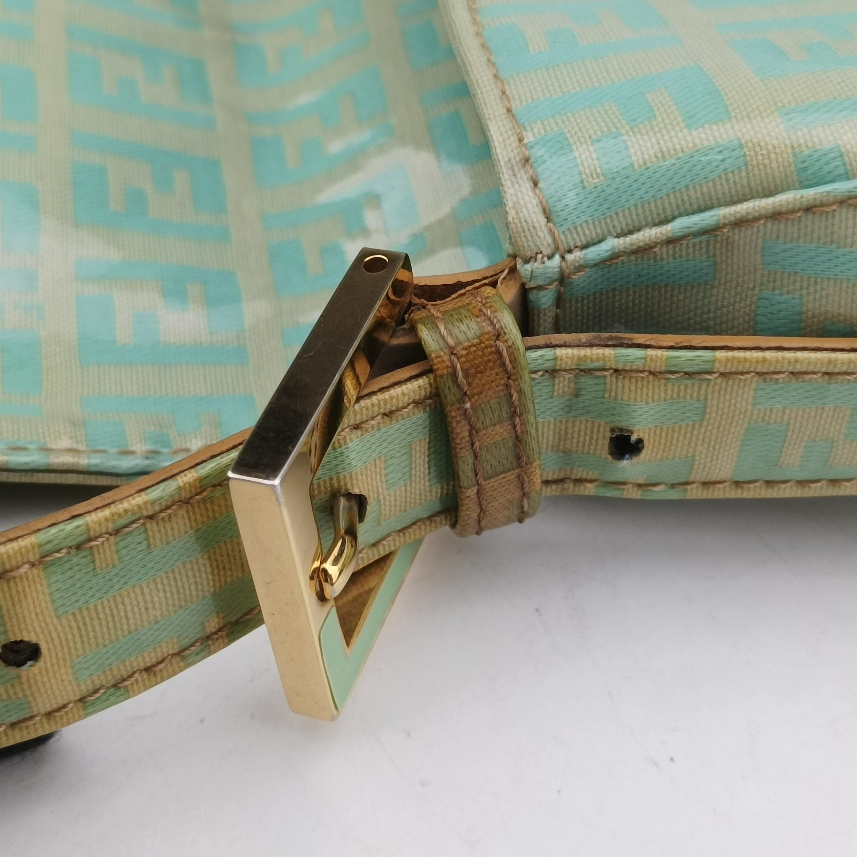 Secondhand Fendi Mamma Baguette Green Patent  handbag | stylenewstar