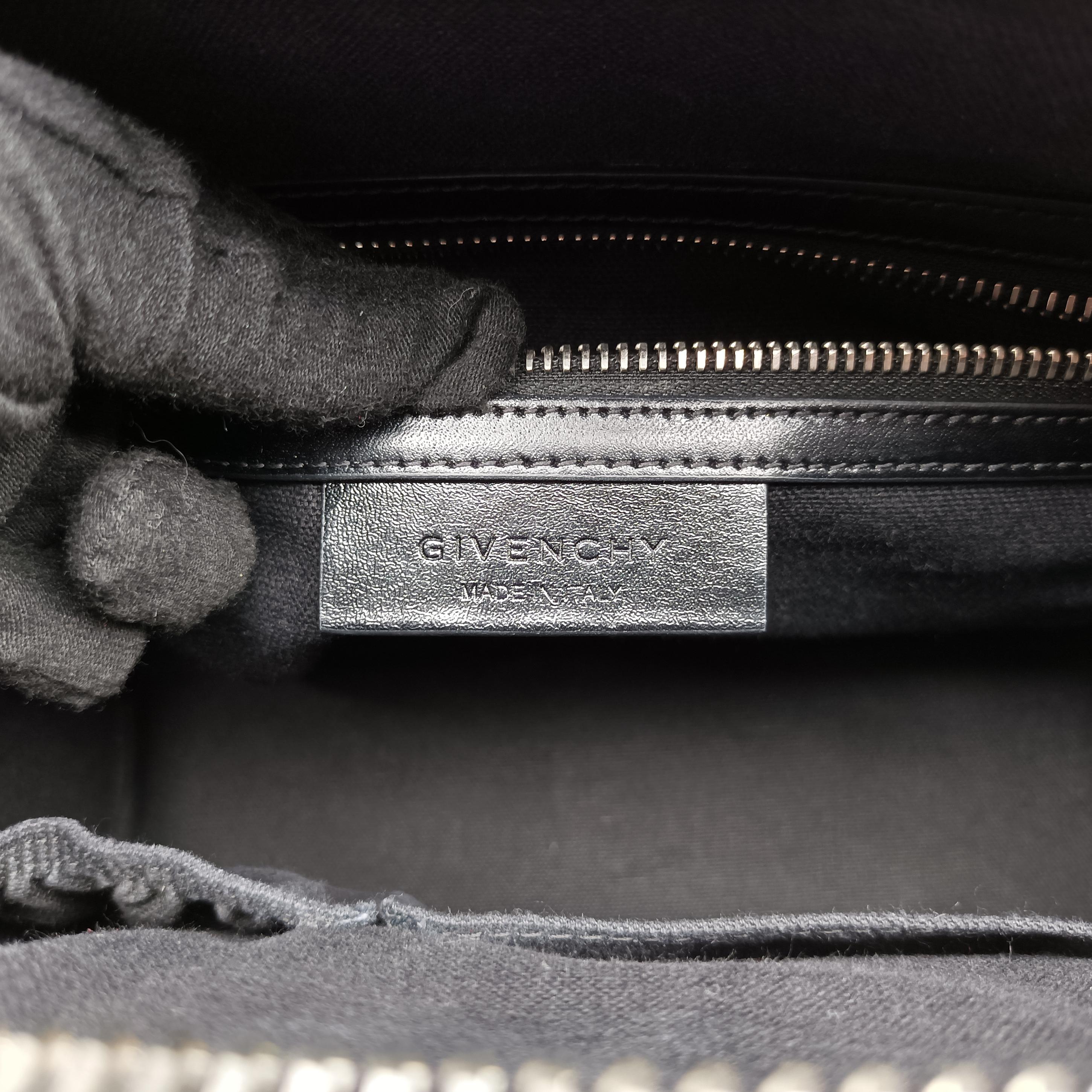 Vintage Givenchy Antigona Black leather  shoulderbag | stylenewstar