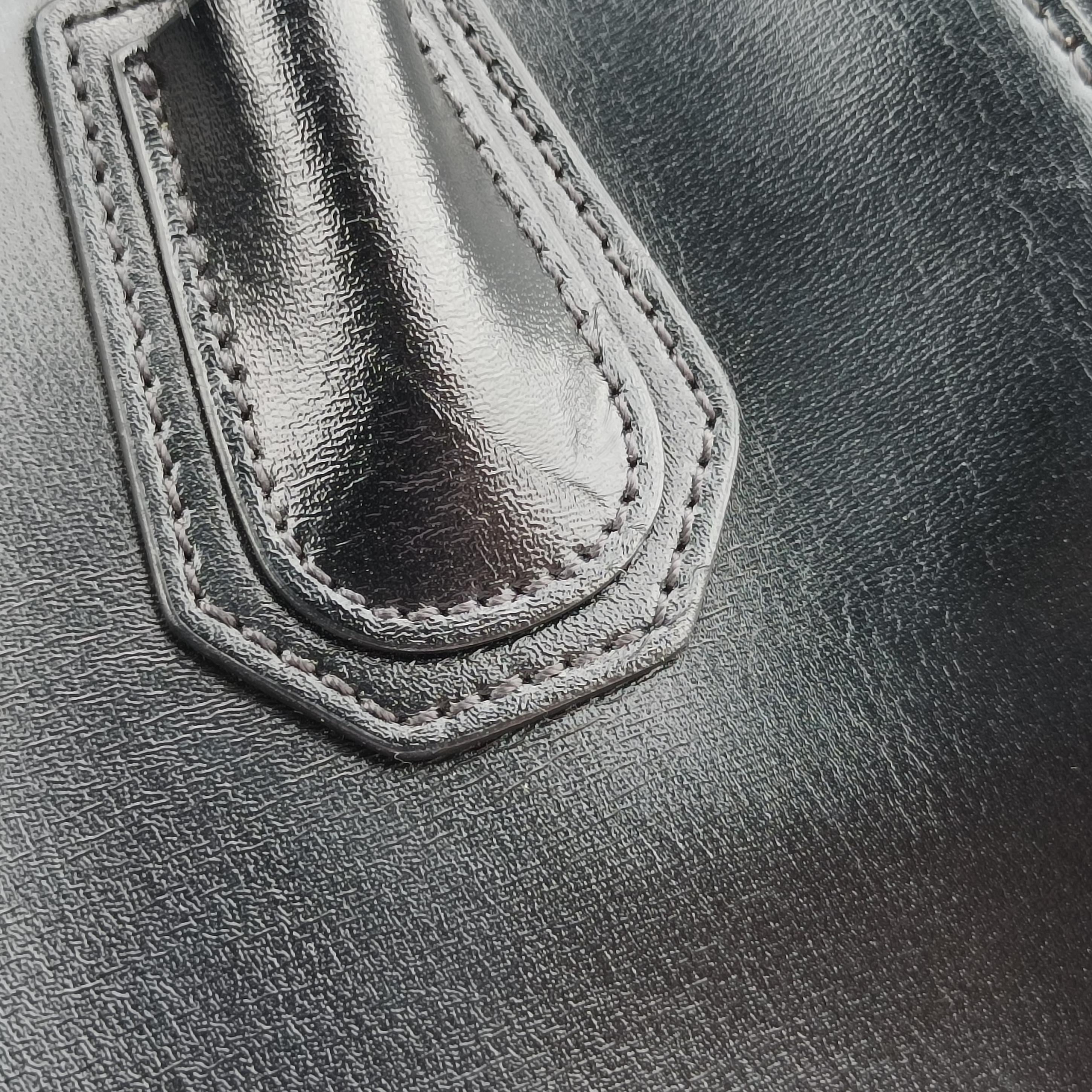 Vintage Givenchy Antigona Black leather  shoulderbag | stylenewstar