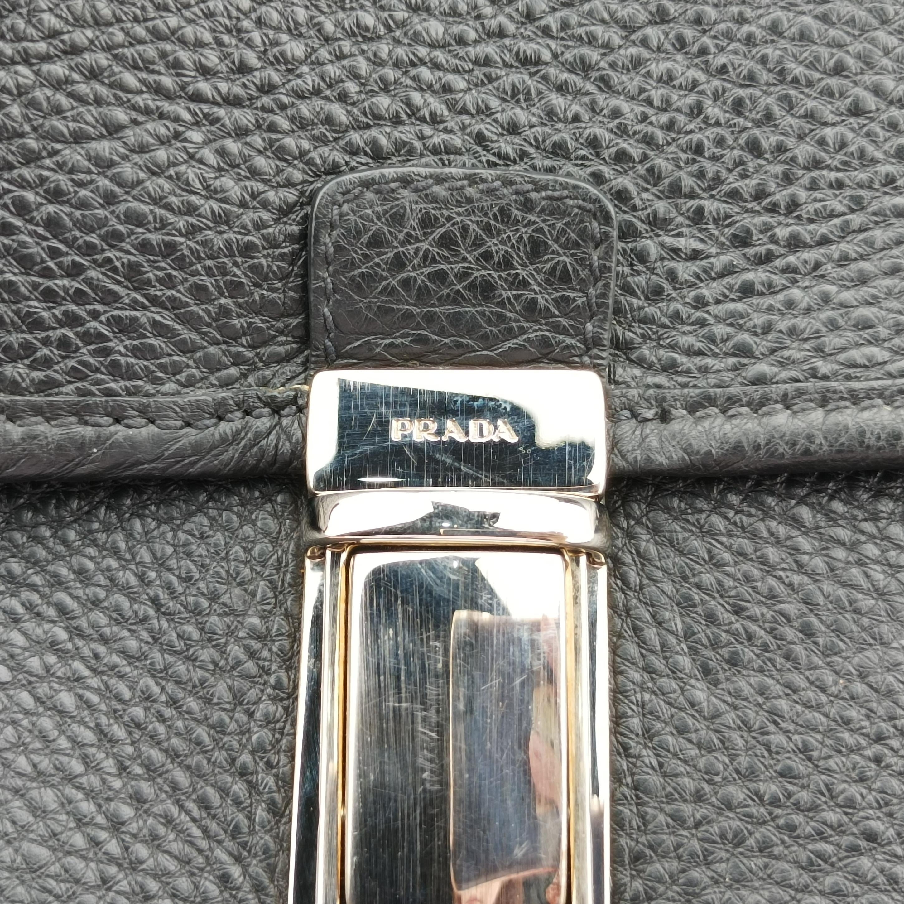 Secondhand Prada Messenger Black leather VA0982 shoulderbag | stylenewstar