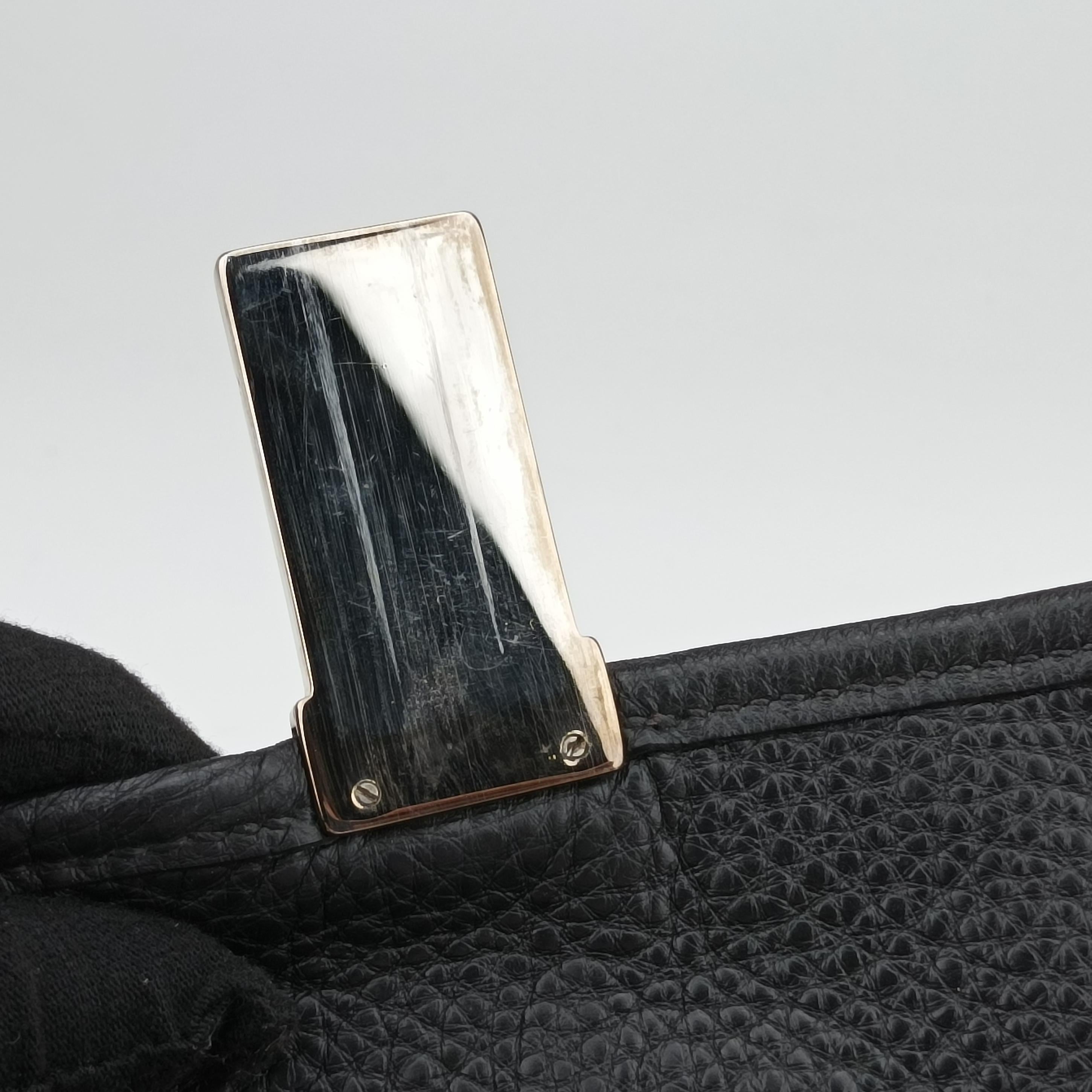Secondhand Prada Messenger Black leather VA0982 shoulderbag | stylenewstar