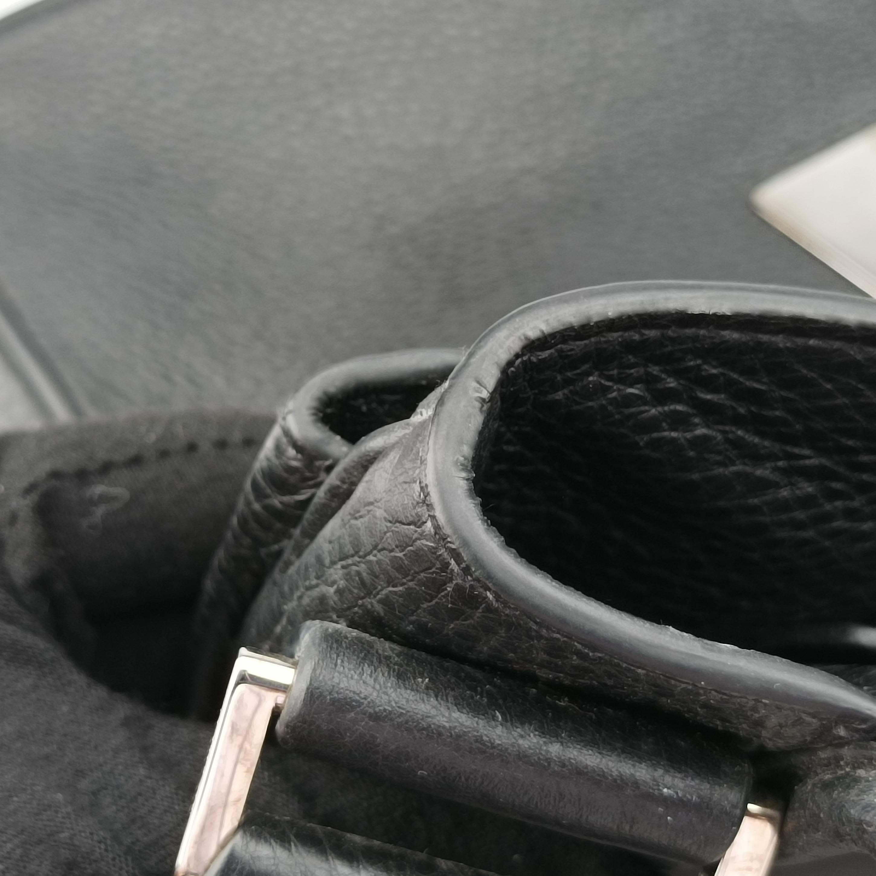 Secondhand Prada Messenger Black leather VA0982 shoulderbag | stylenewstar