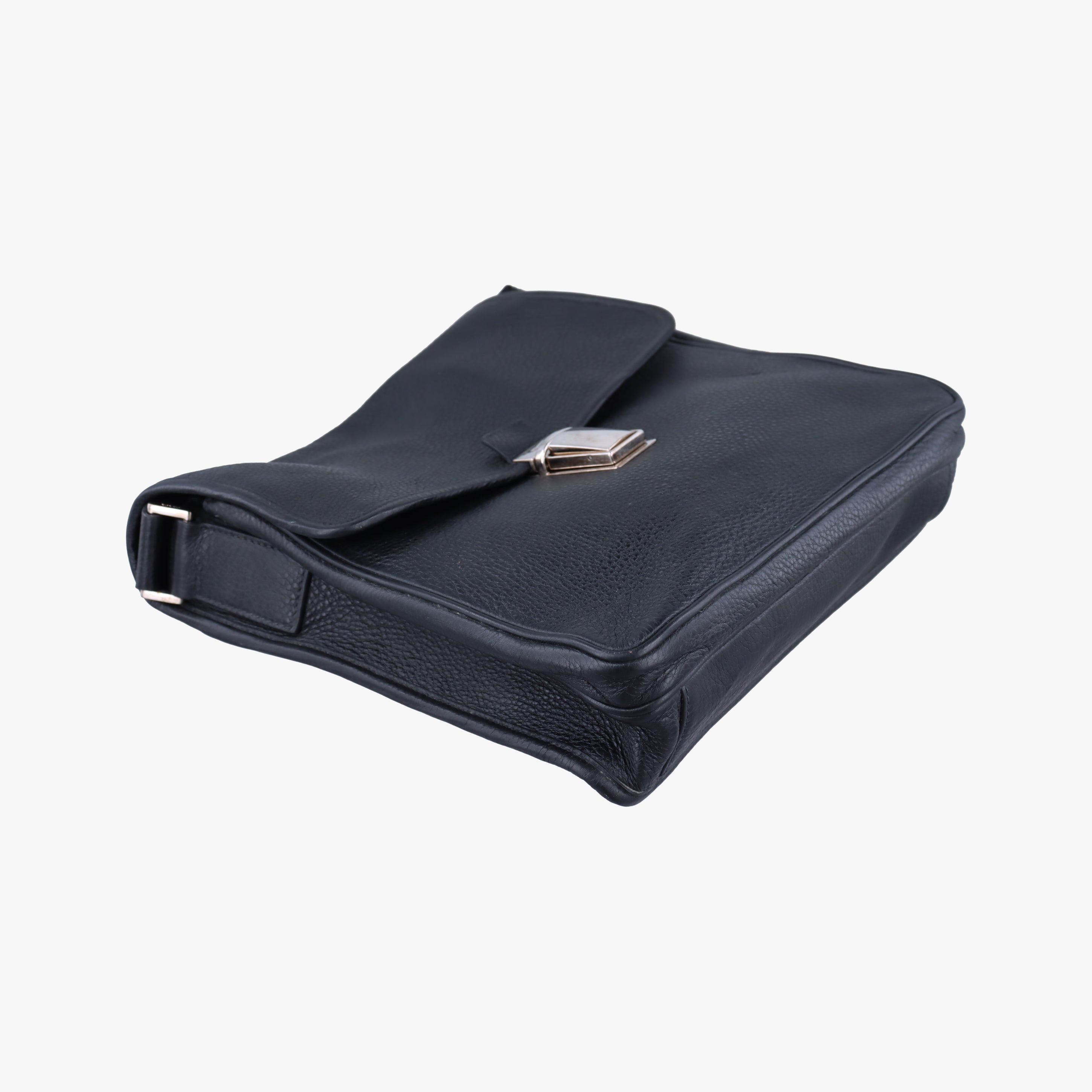 Secondhand Prada Messenger Black leather VA0982 shoulderbag | stylenewstar