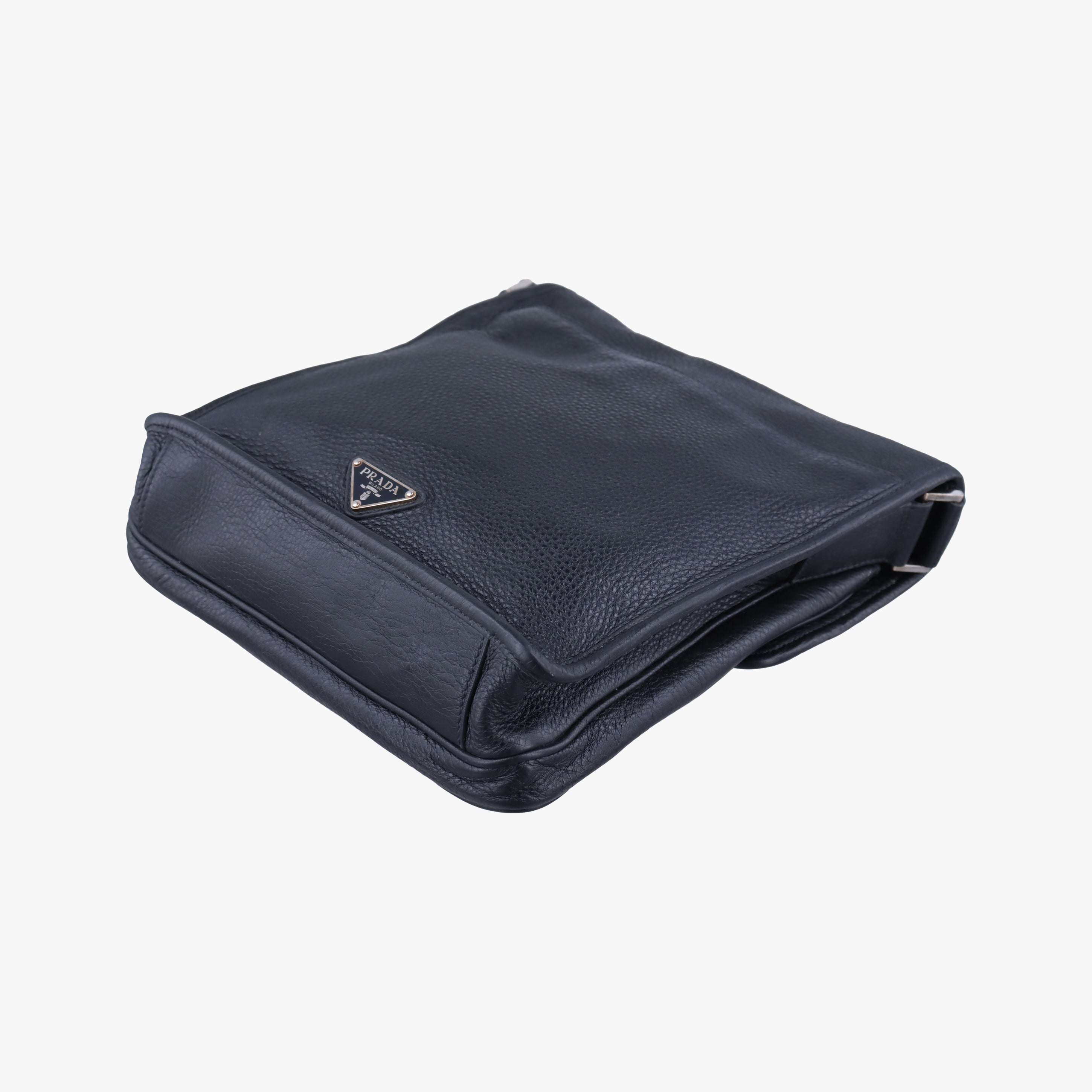 Secondhand Prada Messenger Black leather VA0982 shoulderbag | stylenewstar
