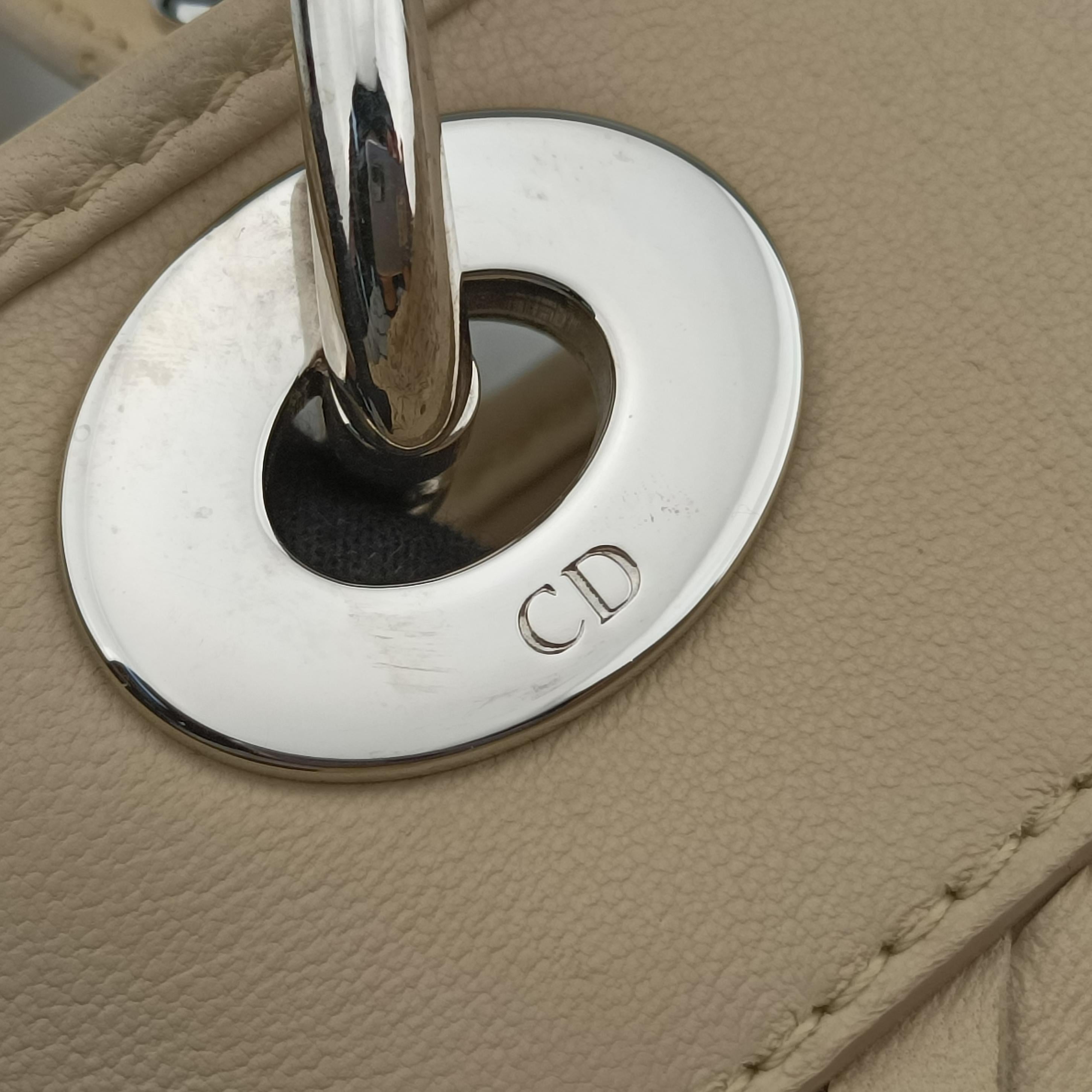 Pre-owned Christian Dior Lady Dior Avenue Tote Beige lambskin  handbag | stylenewstar