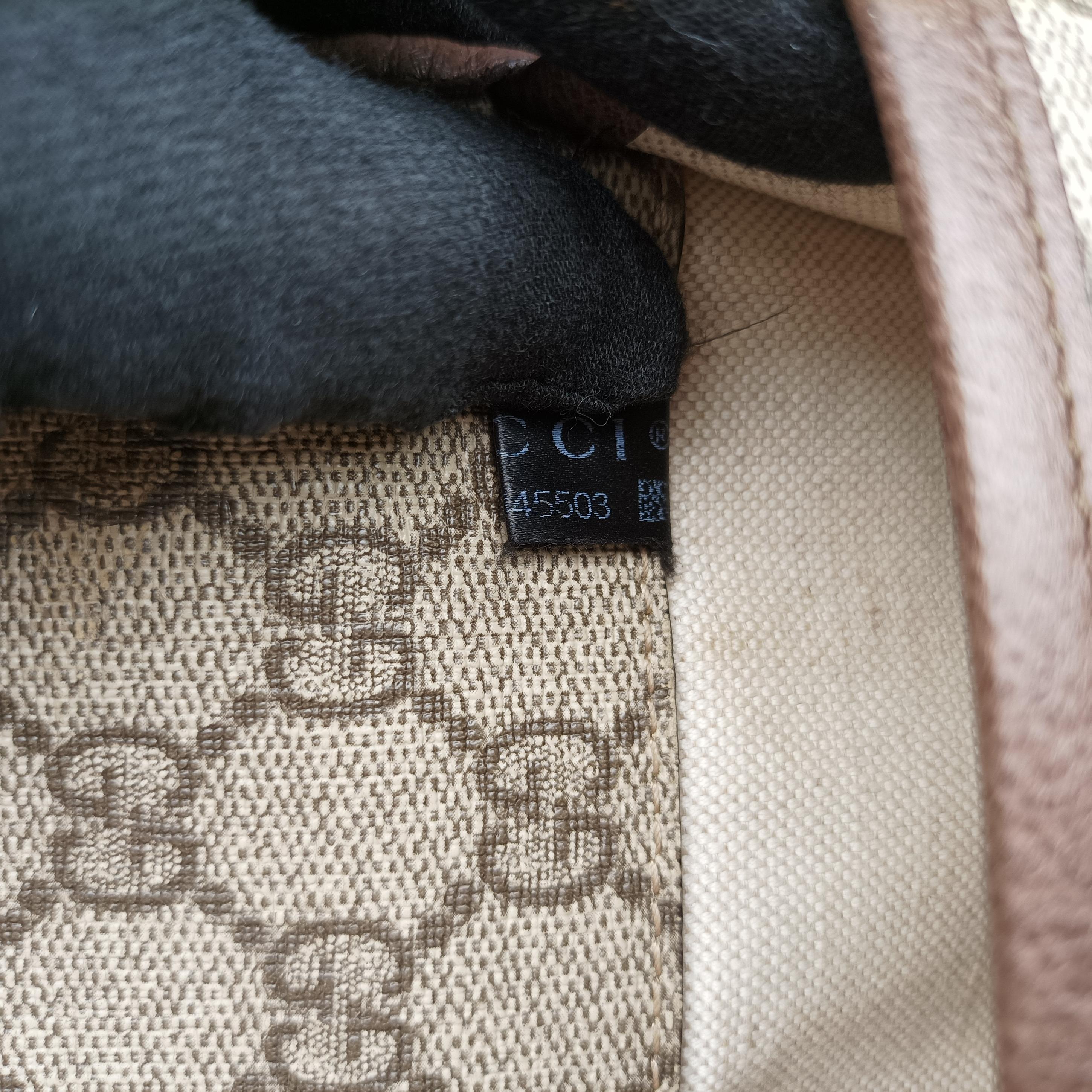 Pre-owned Gucci NEO VINTAGE GG Supreme Beige×red×green PVC coated canvas 493930 bum bag/waist bag | stylenewstar