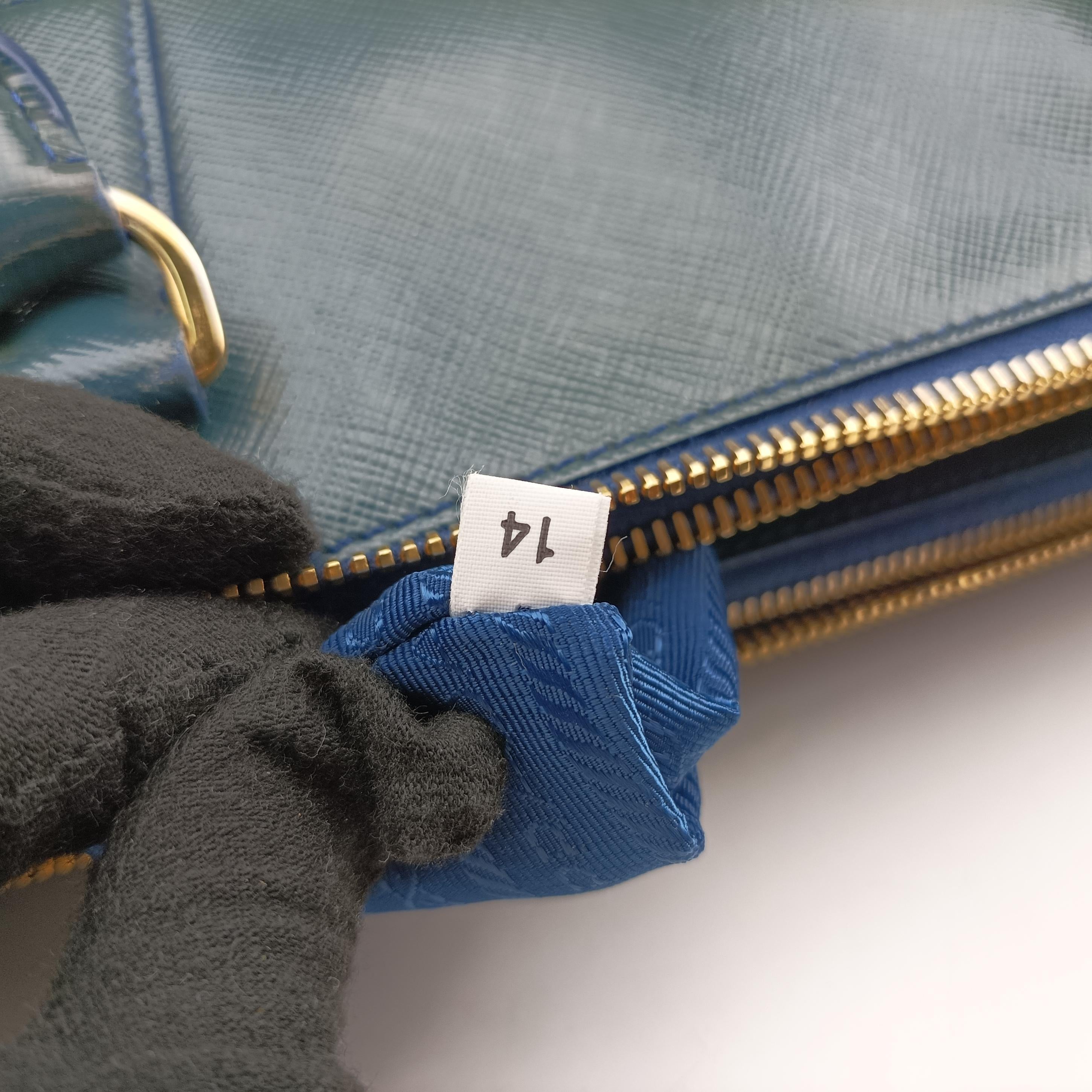 Pre-owned Prada Galleria Navy Patent BN2274 shoulderbag | stylenewstar