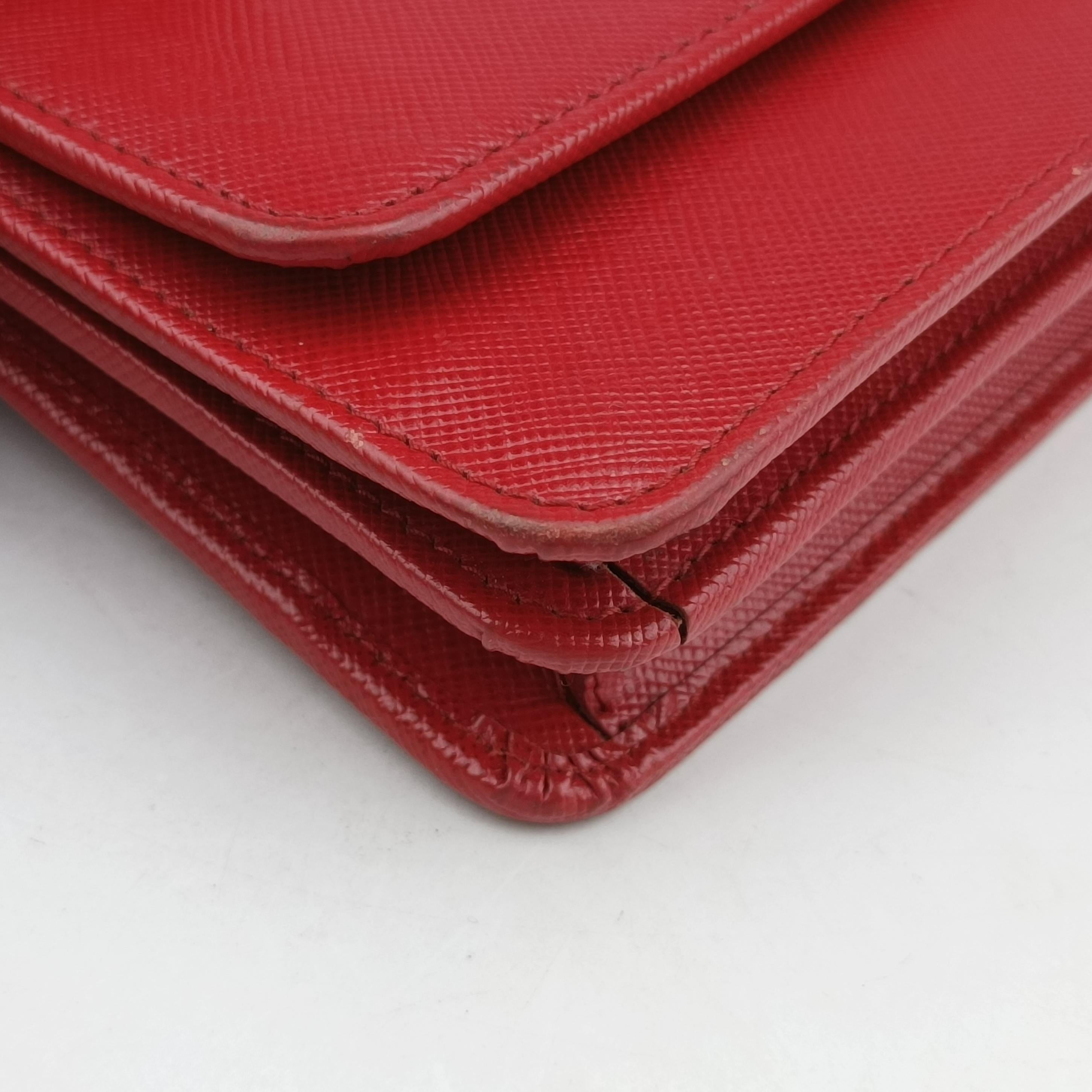 Secondhand Prada Sling Bandoliera Red SAFFIANO Leather　 BT1019 shoulderbag | stylenewstar