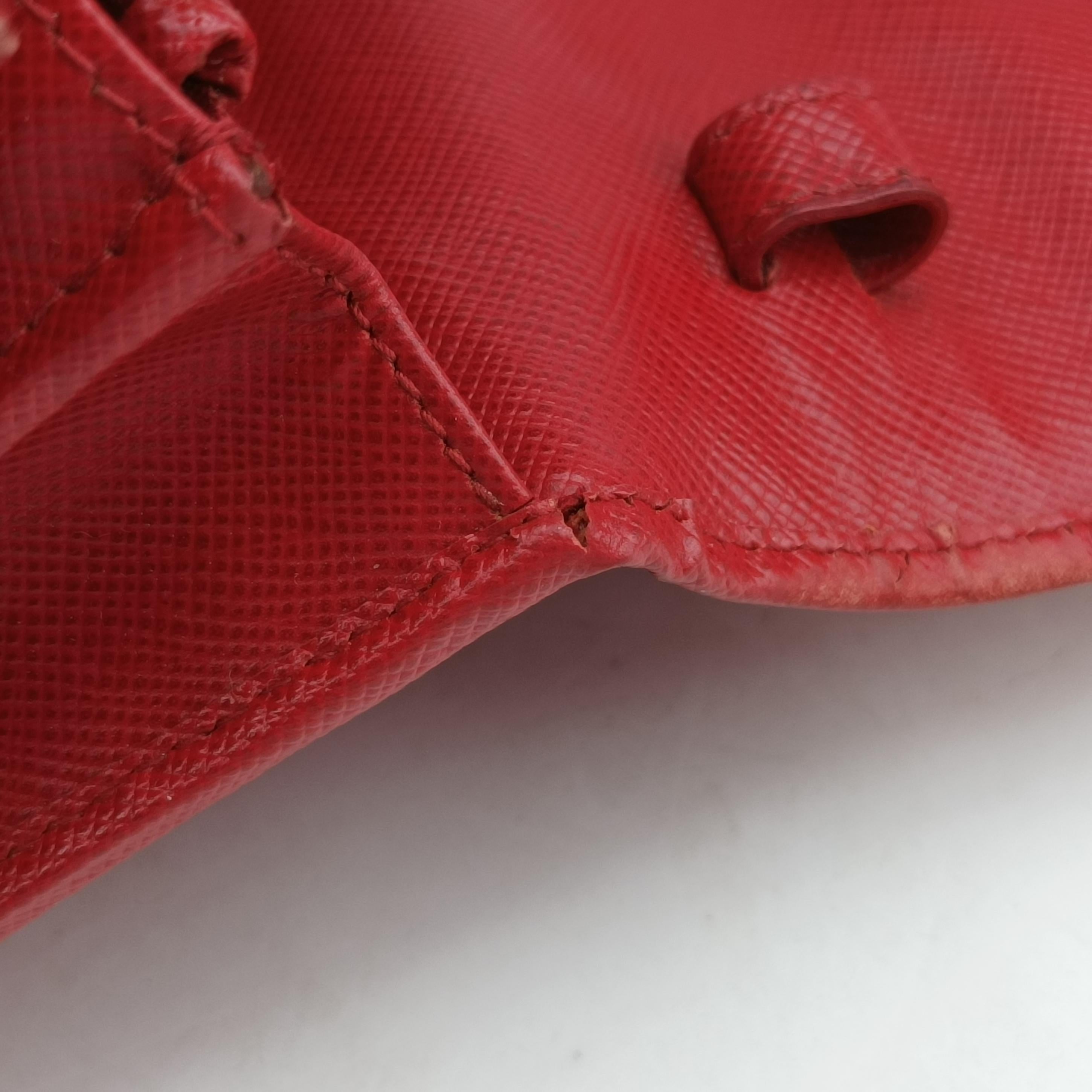 Secondhand Prada Sling Bandoliera Red SAFFIANO Leather　 BT1019 shoulderbag | stylenewstar