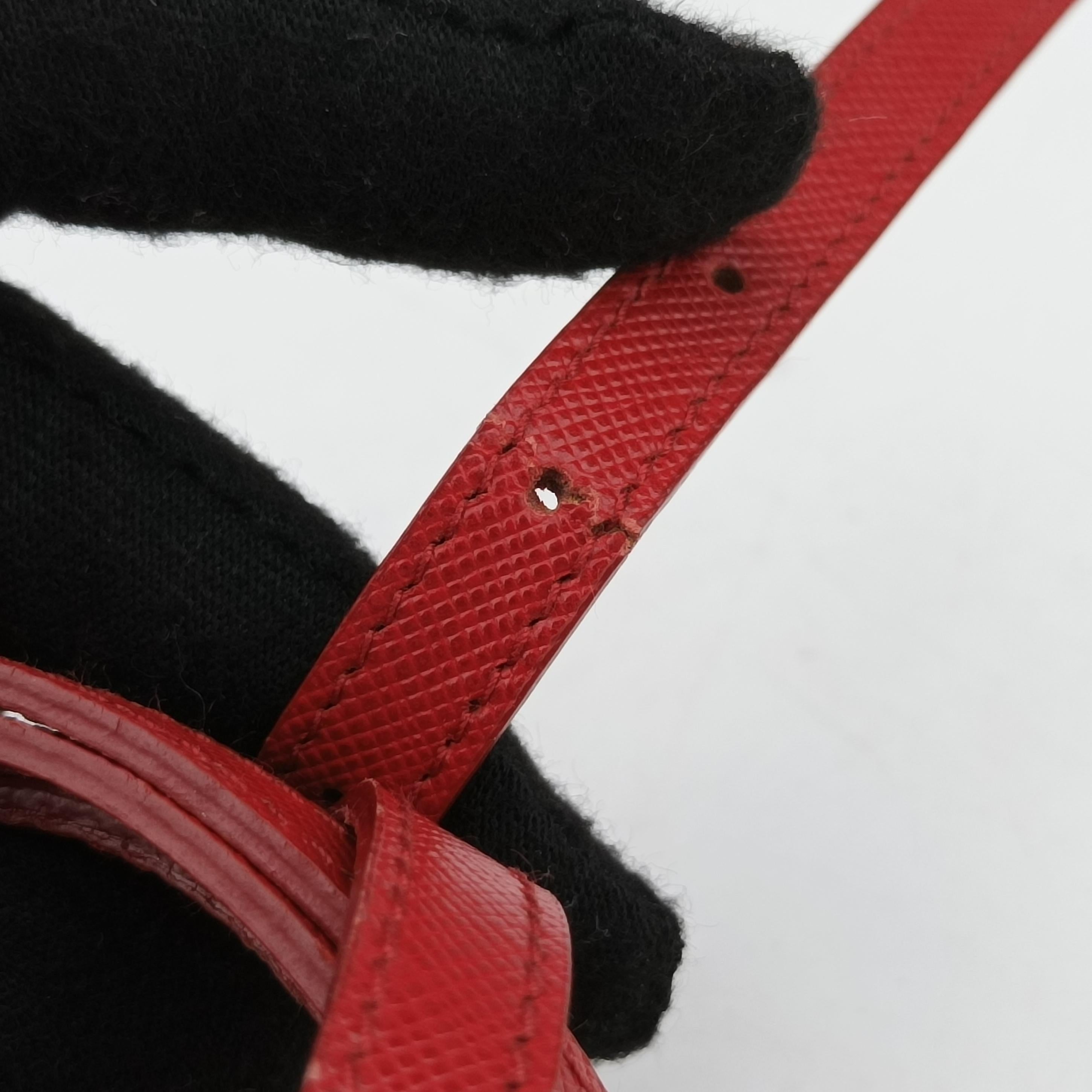 Secondhand Prada Sling Bandoliera Red SAFFIANO Leather　 BT1019 shoulderbag | stylenewstar
