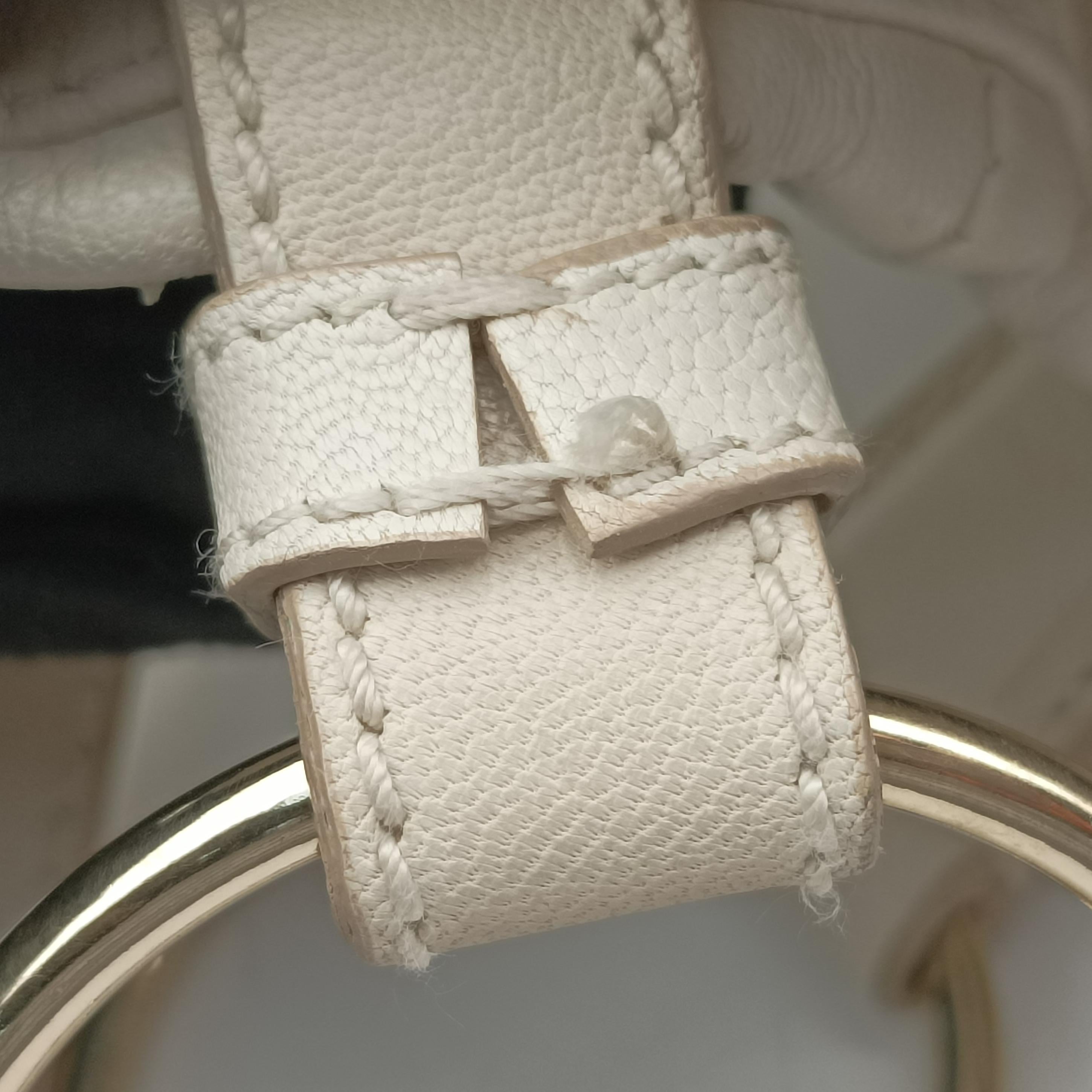 Vintage Yves Saint Laurent Saharienne White Leather 139259 handbag | stylenewstar