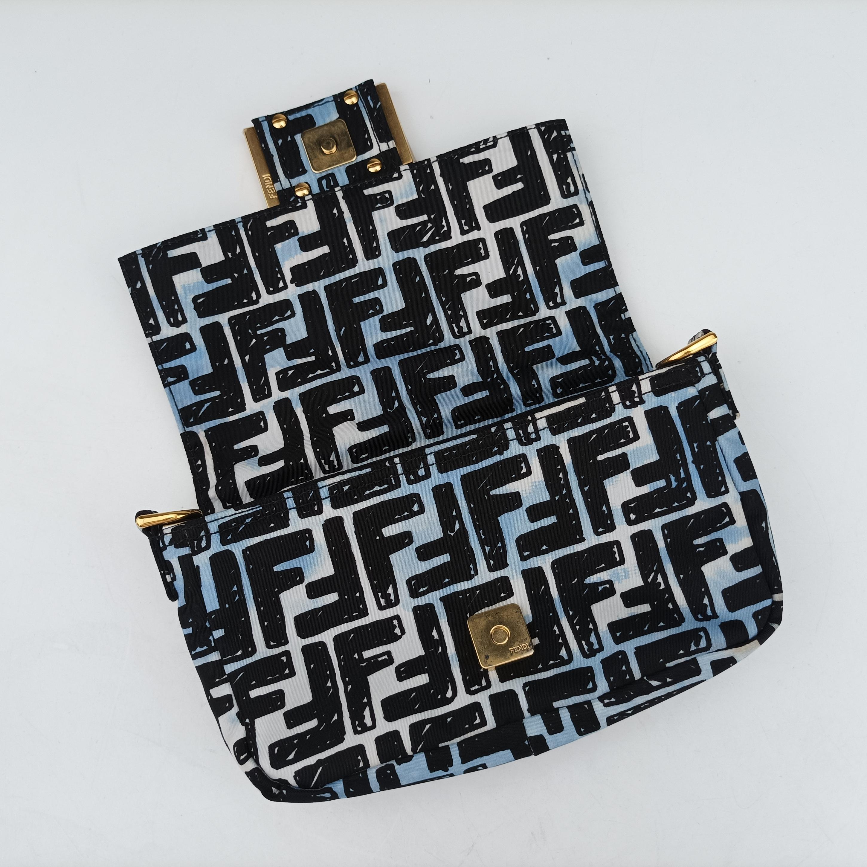 Pre-owned Fendi Mamma Bucket Black×Multicolour Nylon 8BR784 shoulderbag | stylenewstar