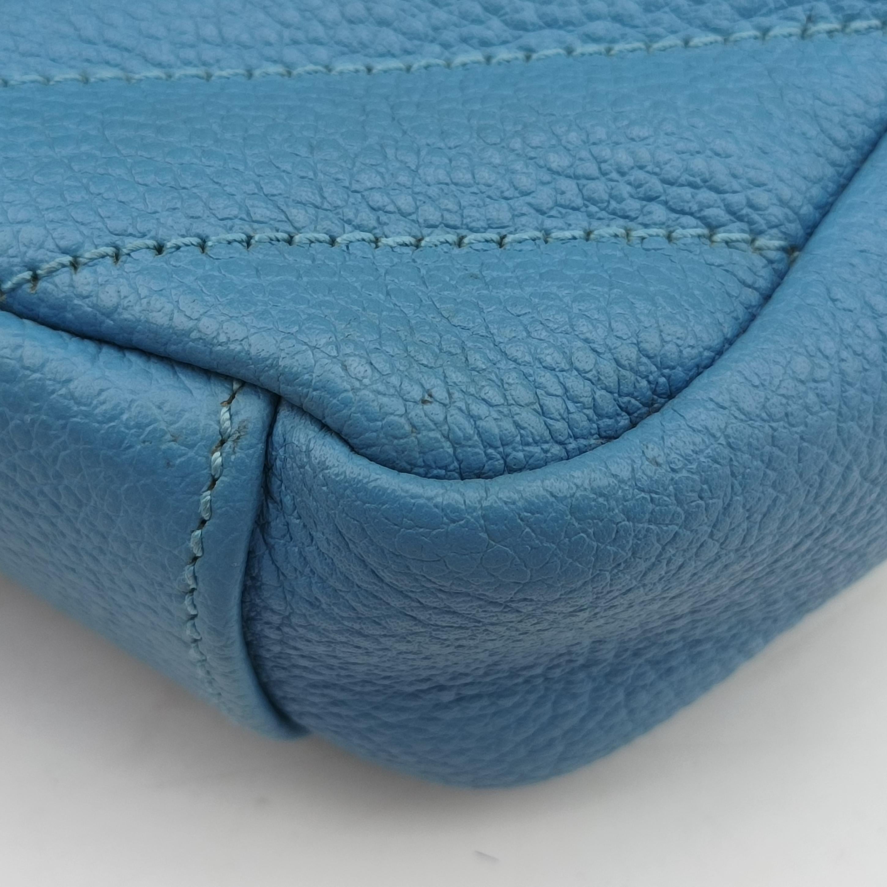 Pre-owned Yves Saint Laurent Baby Chai Blue Leather 399289 shoulderbag | stylenewstar