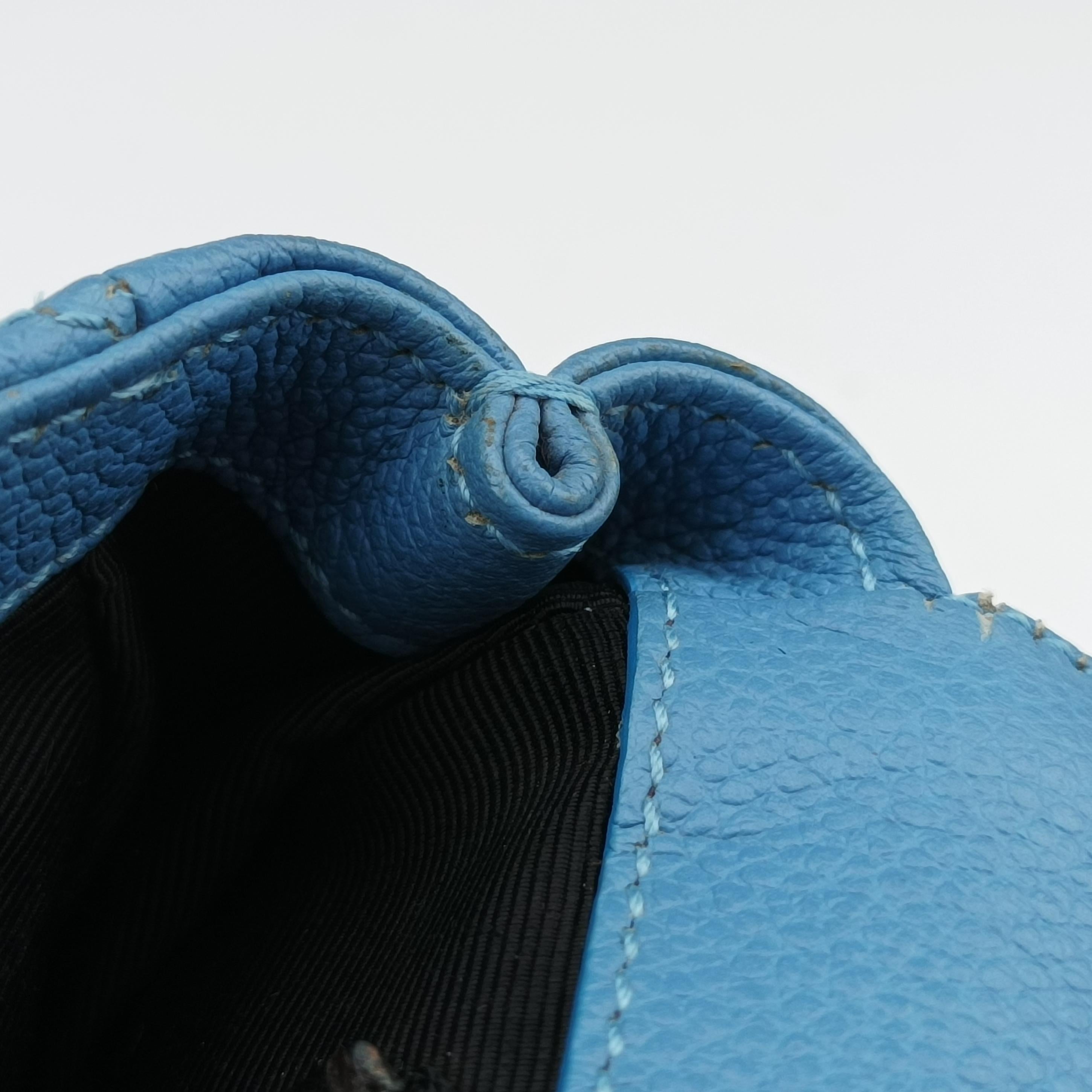 Pre-owned Yves Saint Laurent Baby Chai Blue Leather 399289 shoulderbag | stylenewstar