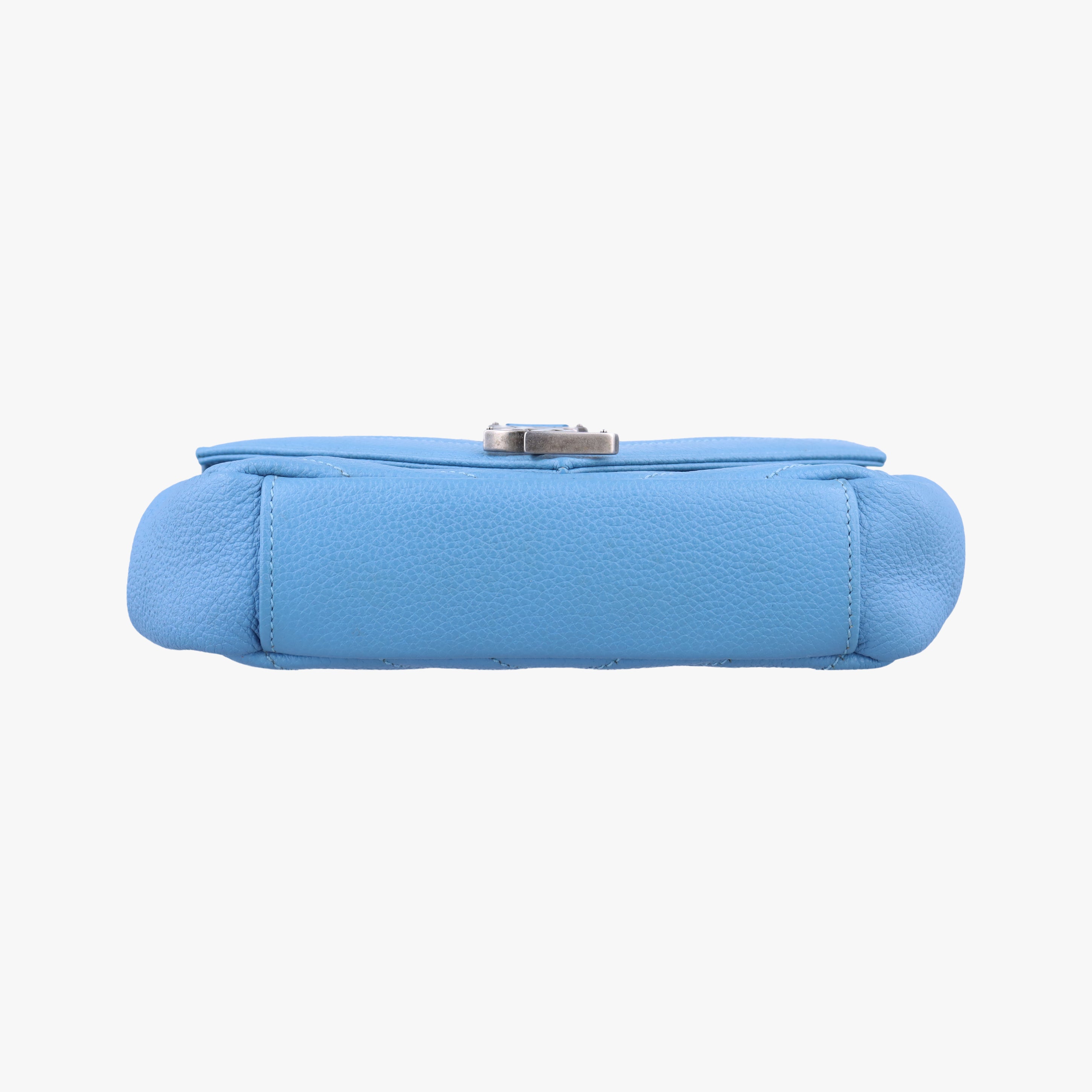 Pre-owned Yves Saint Laurent Baby Chai Blue Leather 399289 shoulderbag | stylenewstar